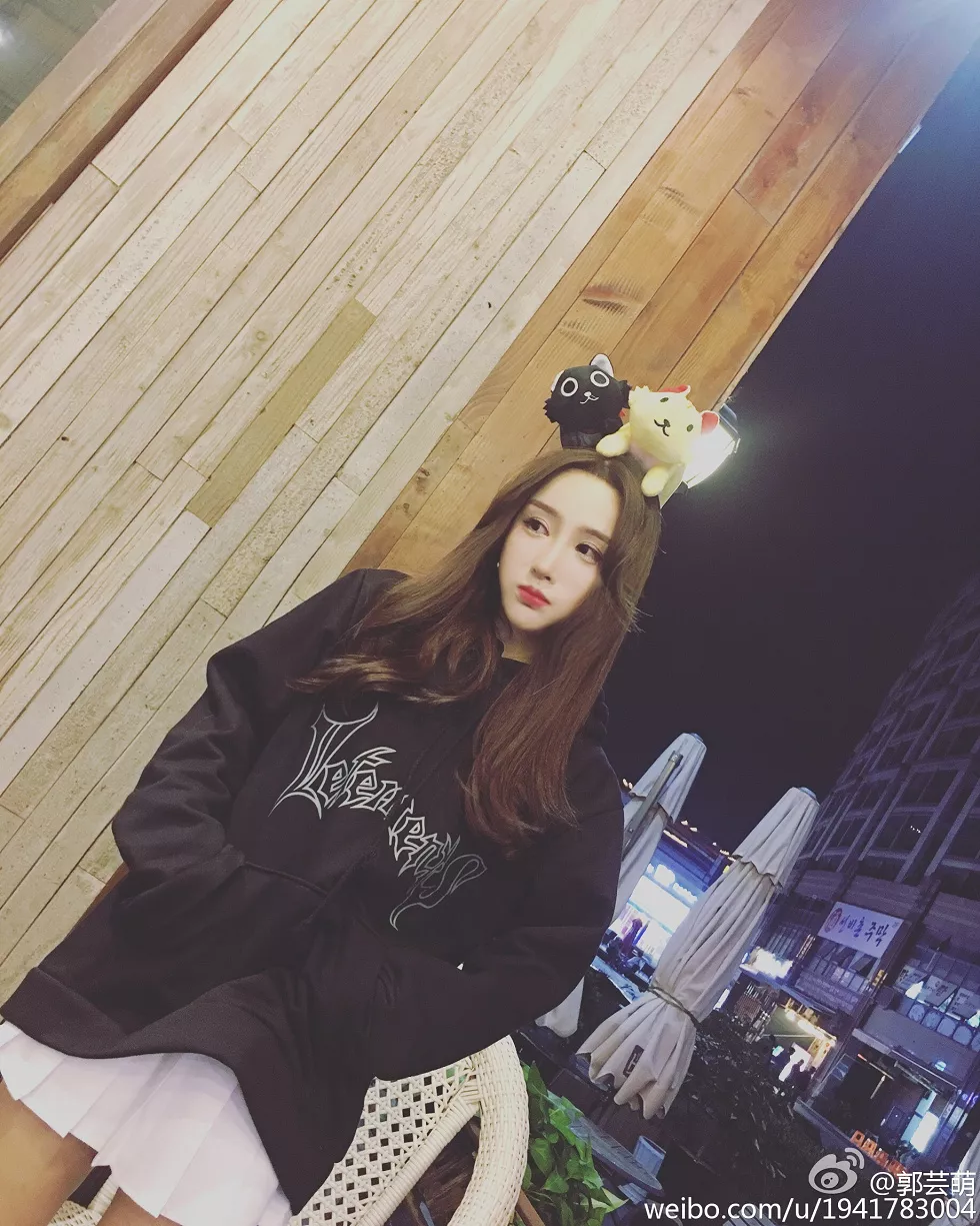 美女嫩模郭芸萌性感自拍美图写真微博合集270P