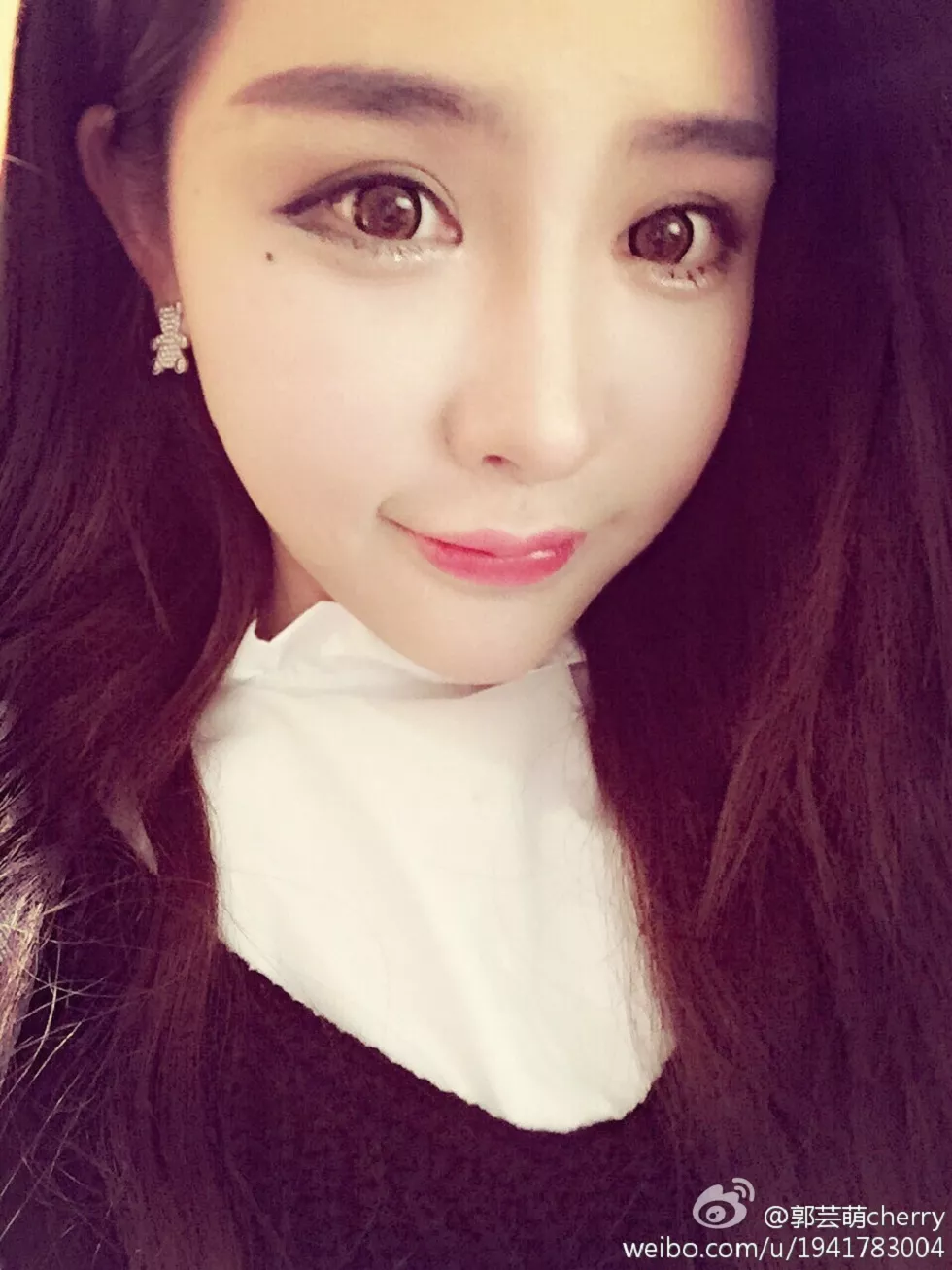 美女嫩模郭芸萌性感自拍美图写真微博合集270P