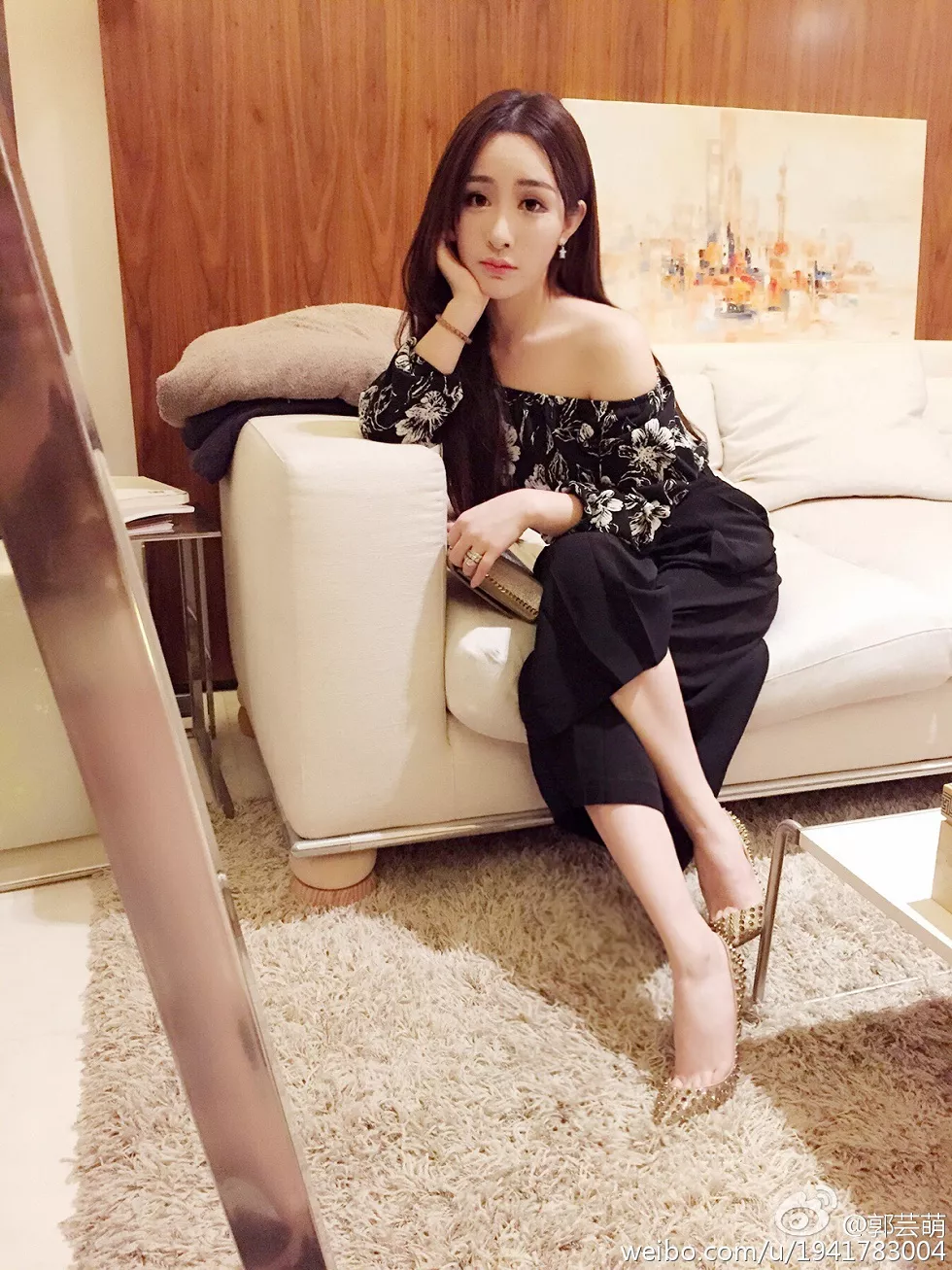 美女嫩模郭芸萌性感自拍美图写真微博合集270P