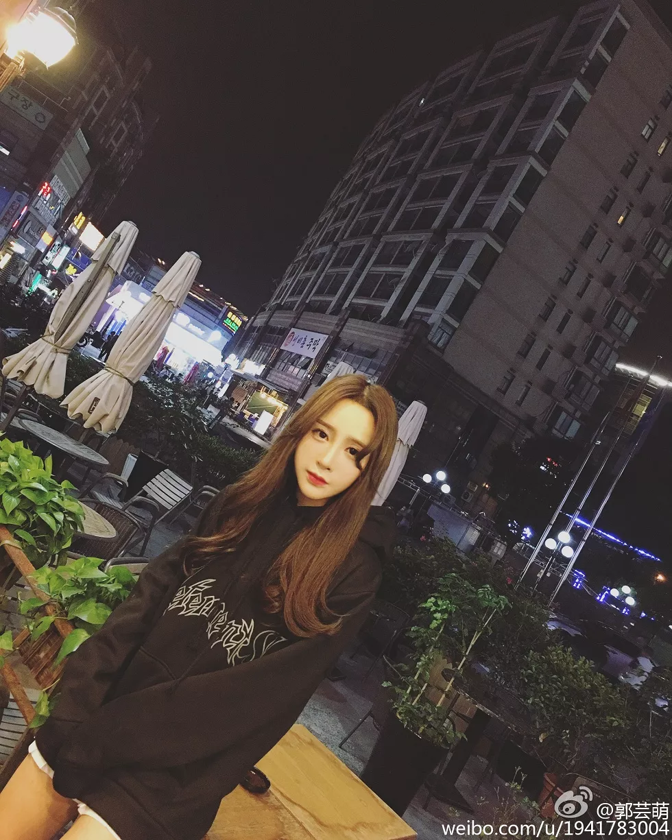 美女嫩模郭芸萌性感自拍美图写真微博合集270P