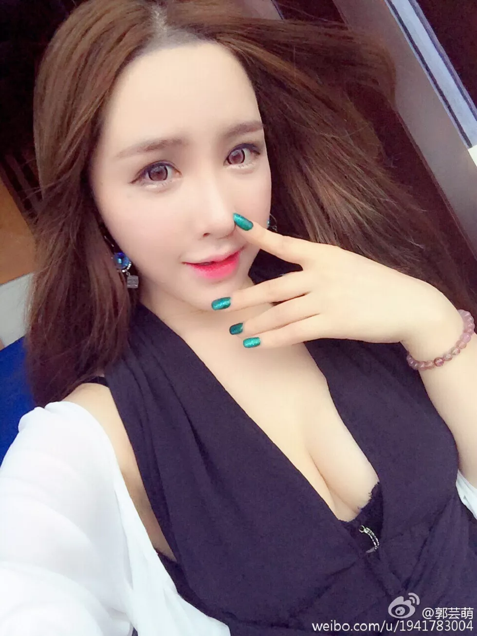 美女嫩模郭芸萌性感自拍美图写真微博合集270P