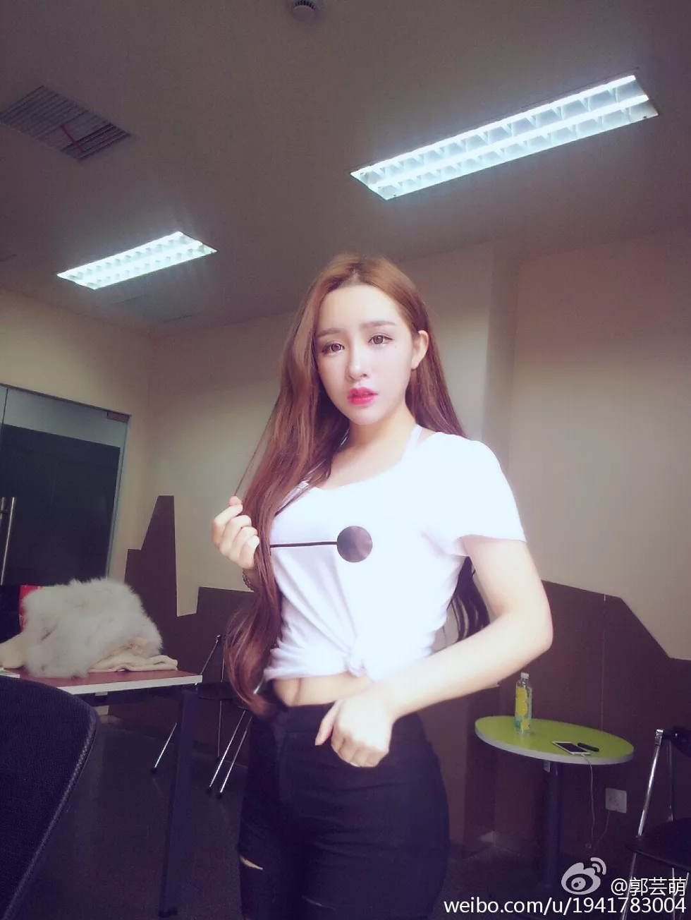 美女嫩模郭芸萌性感自拍美图写真微博合集270P