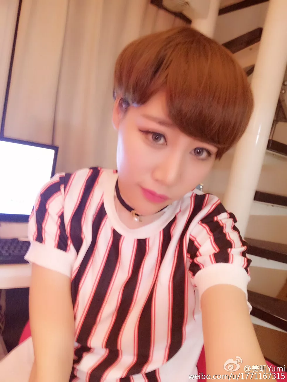 嫩模美昕Yumi完美身材白嫩肌肤海量微博写真255P