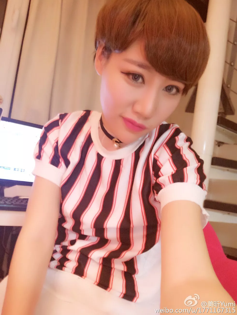 嫩模美昕Yumi完美身材白嫩肌肤海量微博写真255P