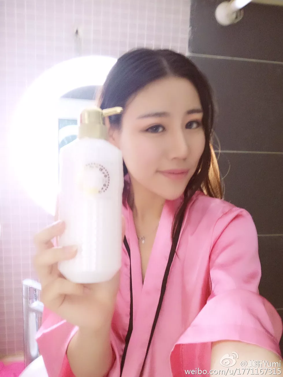 嫩模美昕Yumi完美身材白嫩肌肤海量微博写真255P