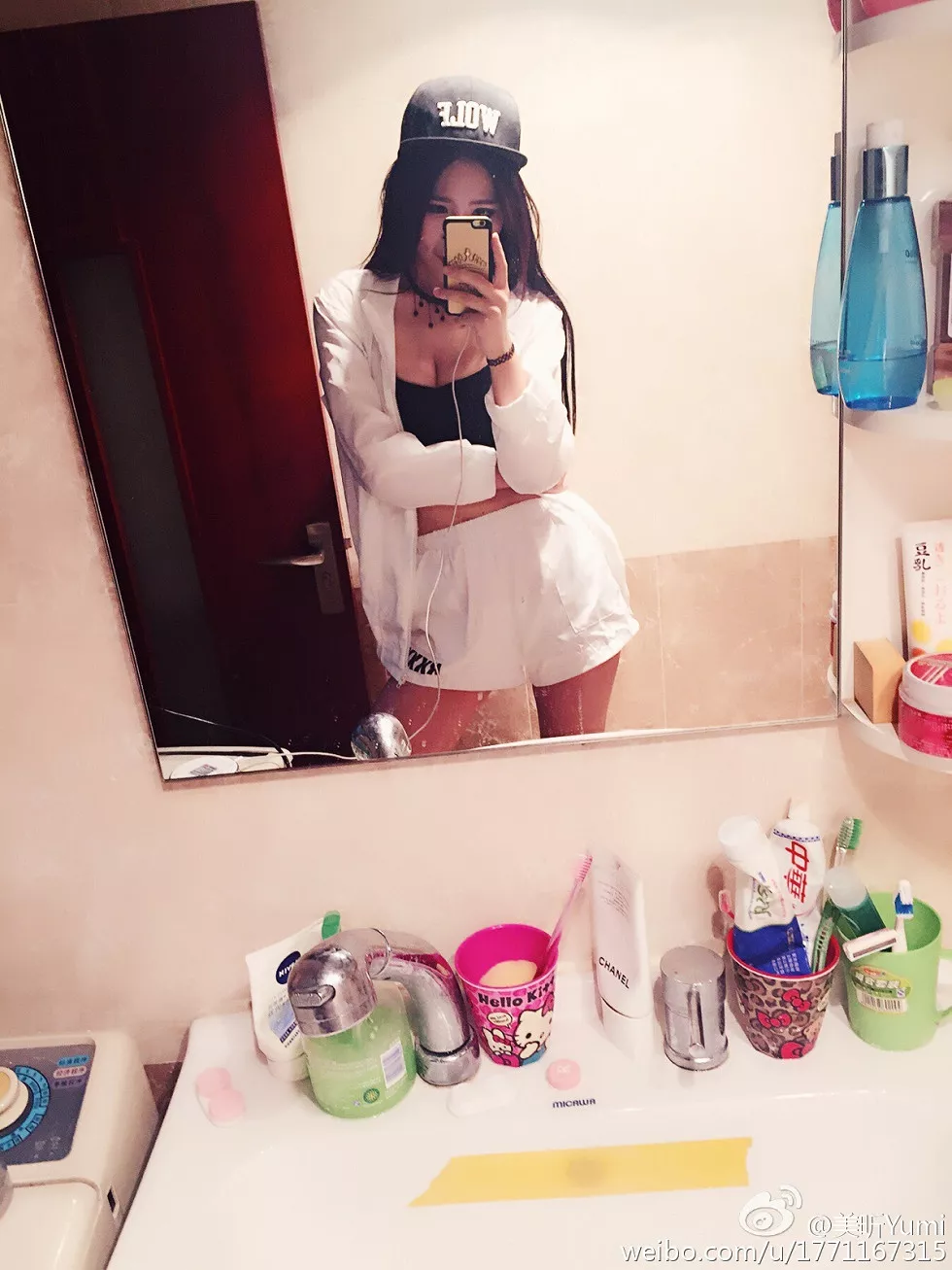 嫩模美昕Yumi完美身材白嫩肌肤海量微博写真255P