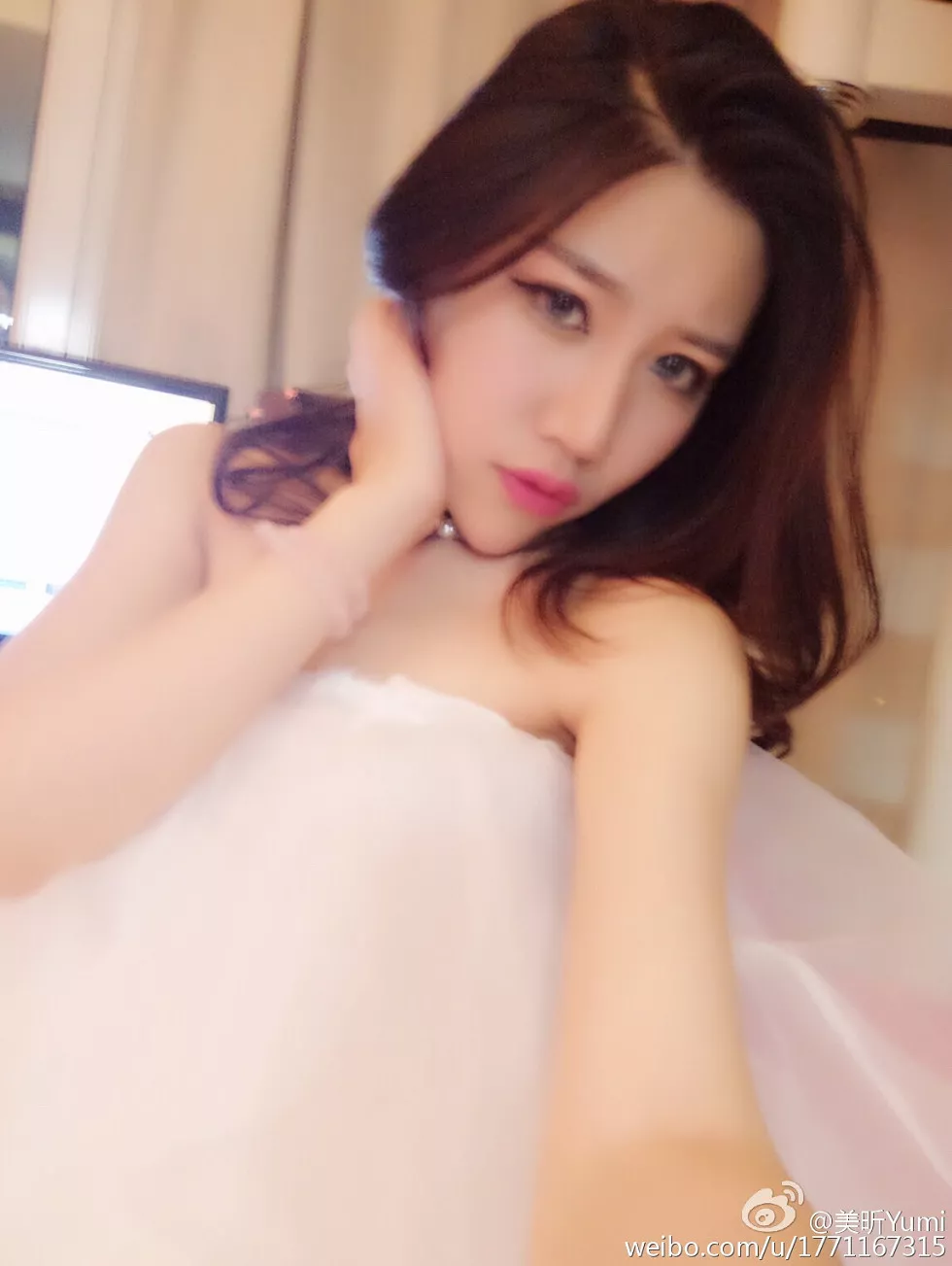 嫩模美昕Yumi完美身材白嫩肌肤海量微博写真255P