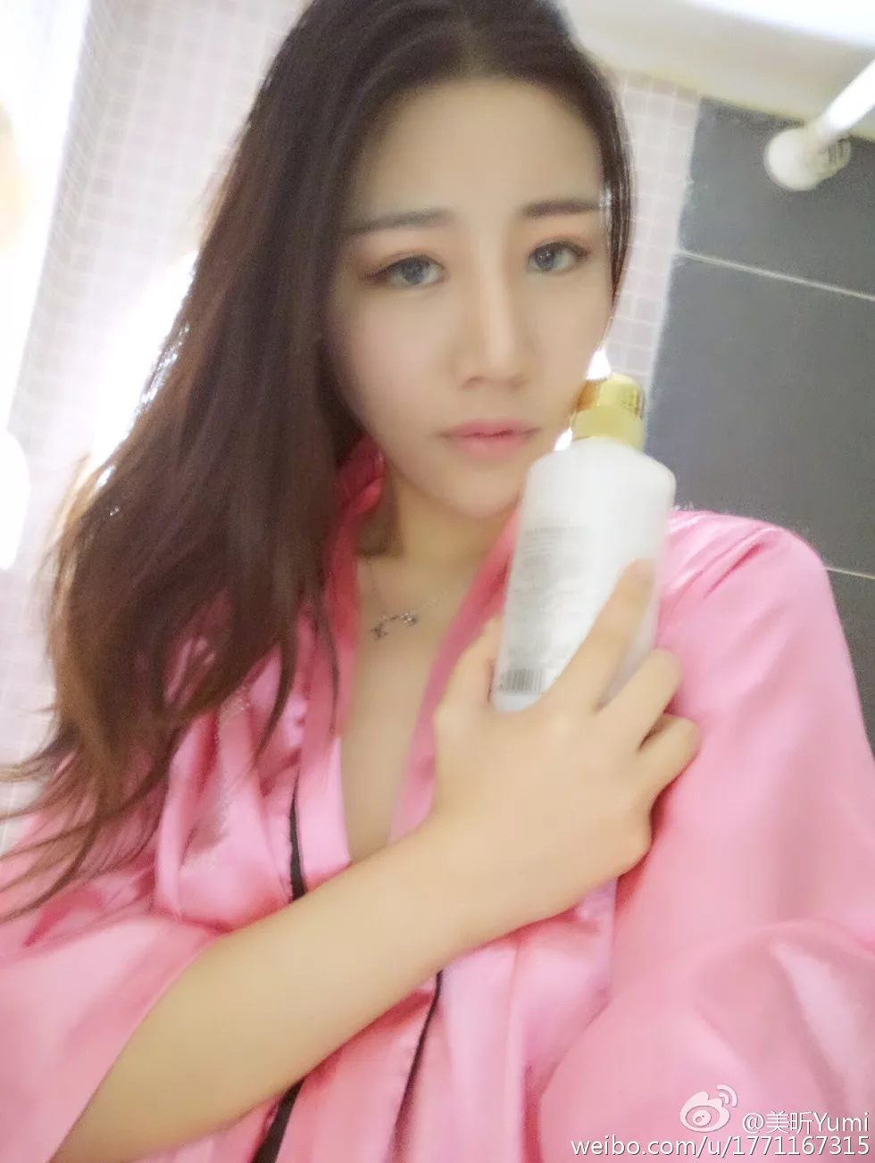 嫩模美昕Yumi完美身材白嫩肌肤海量微博写真255P