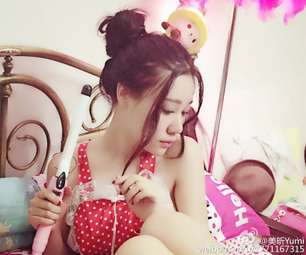 嫩模美昕Yumi完美身材白嫩肌肤海量微博写真255P