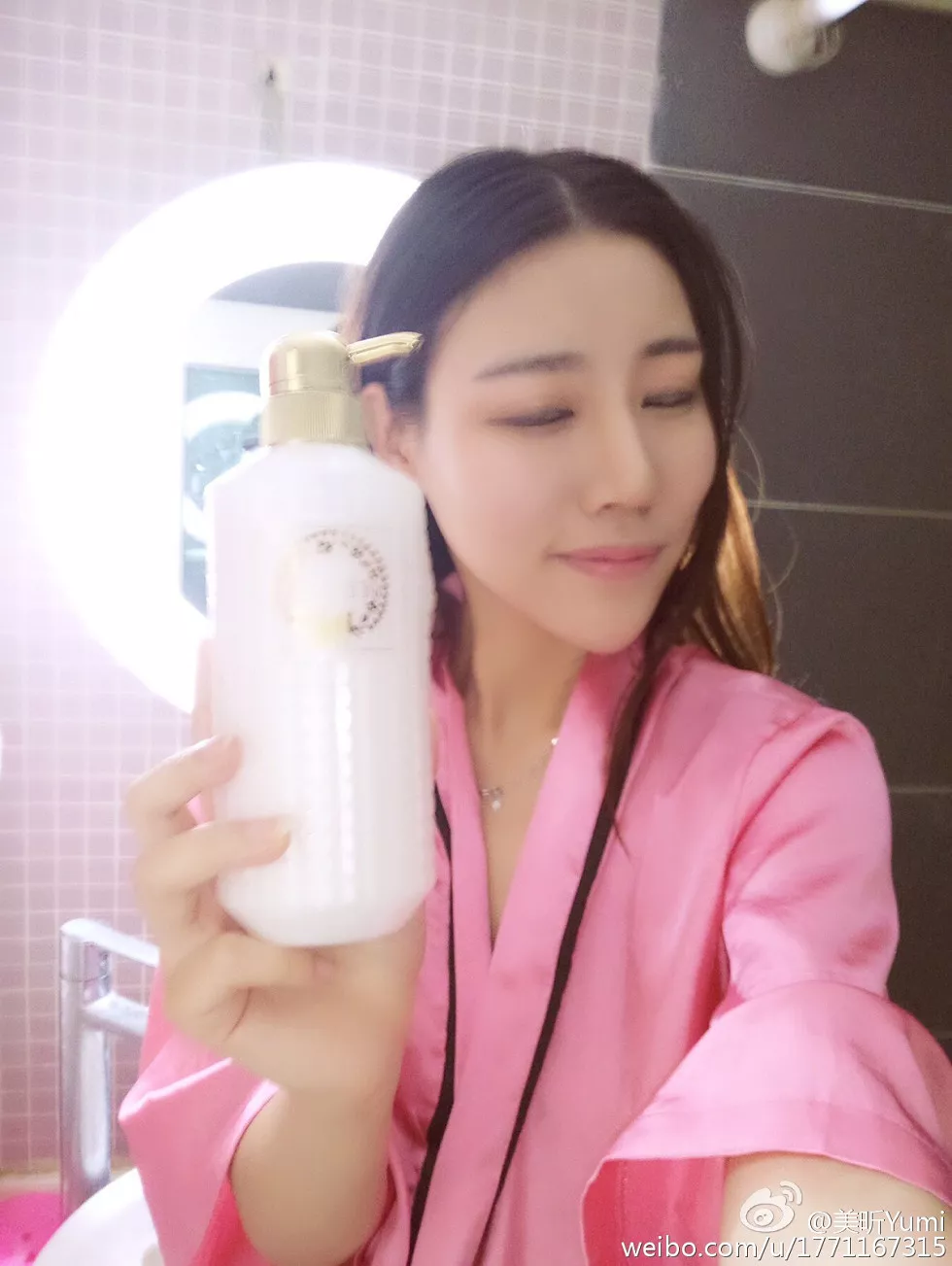 嫩模美昕Yumi完美身材白嫩肌肤海量微博写真255P
