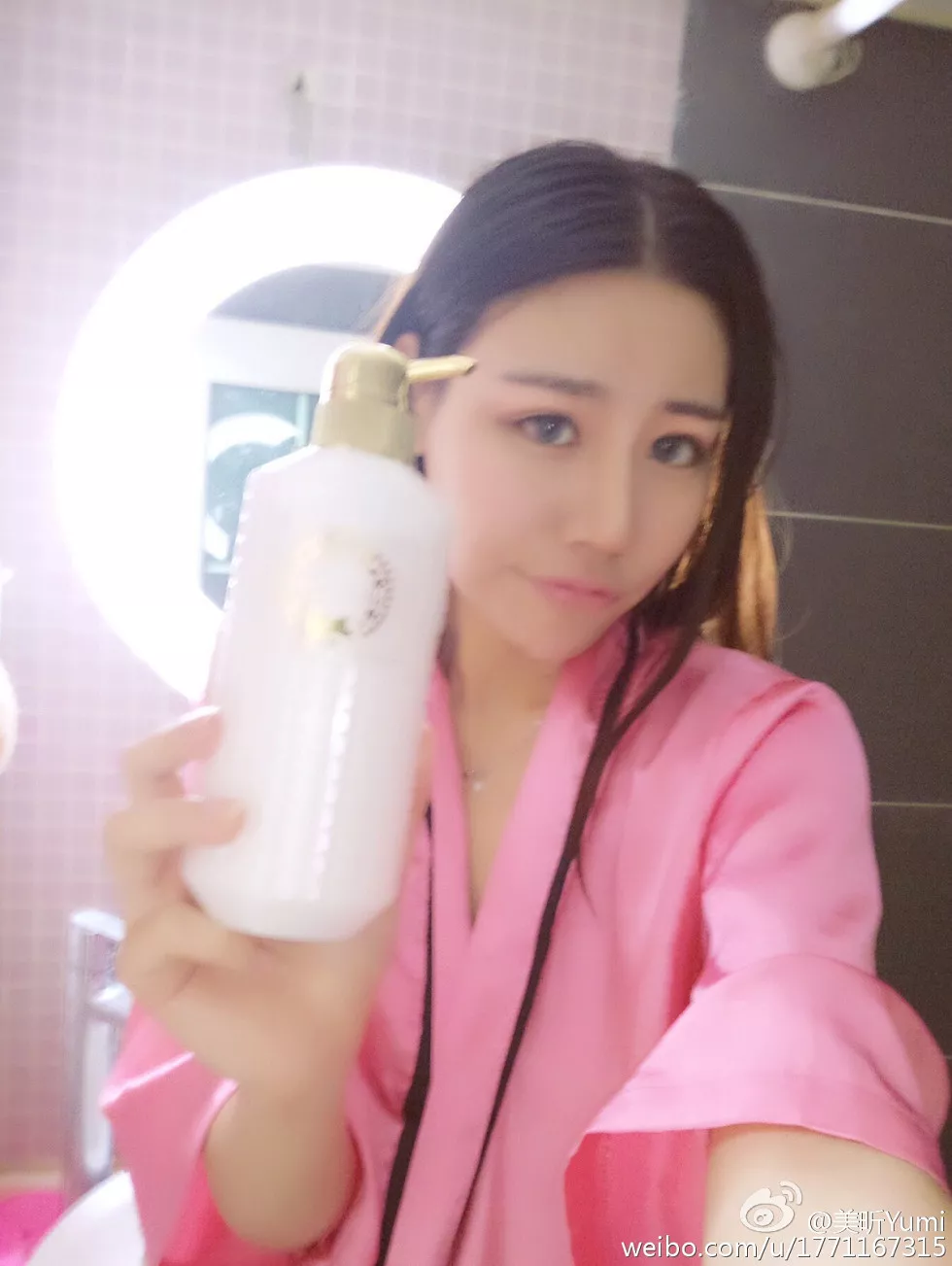 嫩模美昕Yumi完美身材白嫩肌肤海量微博写真255P