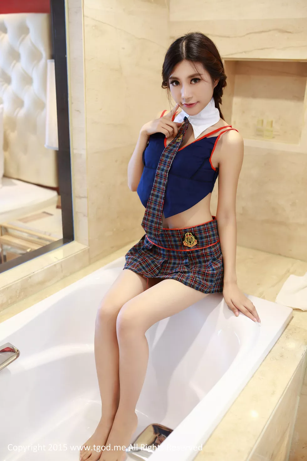 [TGOD推女神]2015.01.23_嫩模绮里嘉Ula校花的英伦女王范红色丁字裤诱惑写真80P