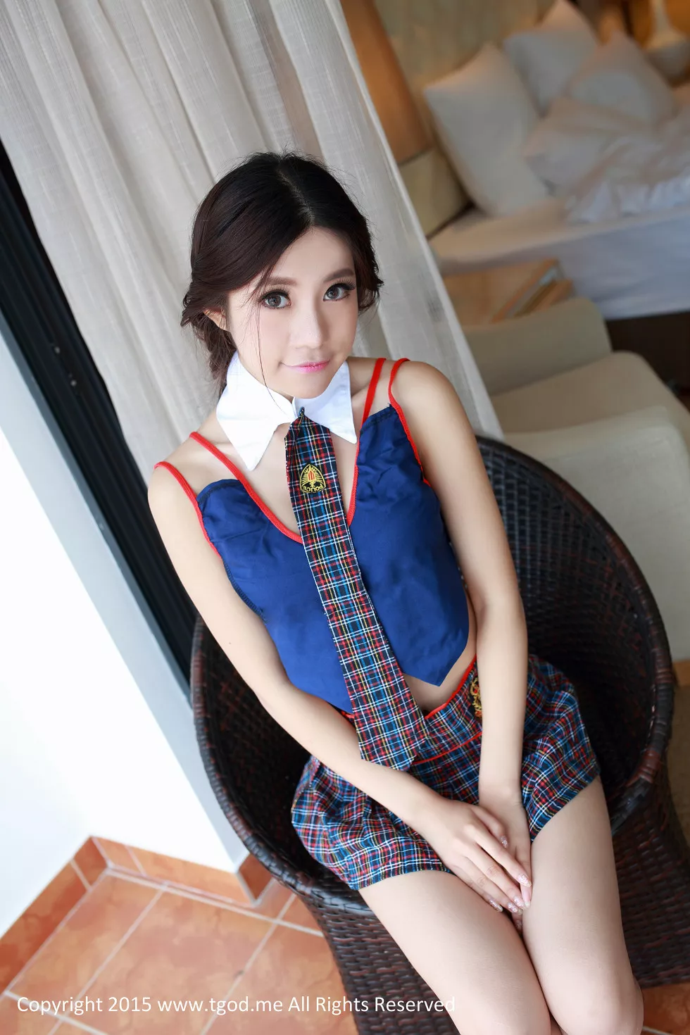 [TGOD推女神]2015.01.23_嫩模绮里嘉Ula校花的英伦女王范红色丁字裤诱惑写真80P