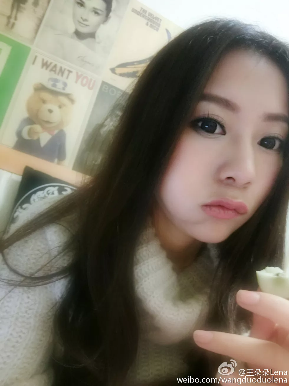 甜美尤物王朵朵Lena火爆身材童颜巨乳性感微博写真498P