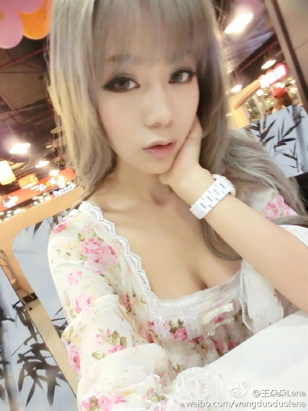 甜美尤物王朵朵Lena火爆身材童颜巨乳性感微博写真498P