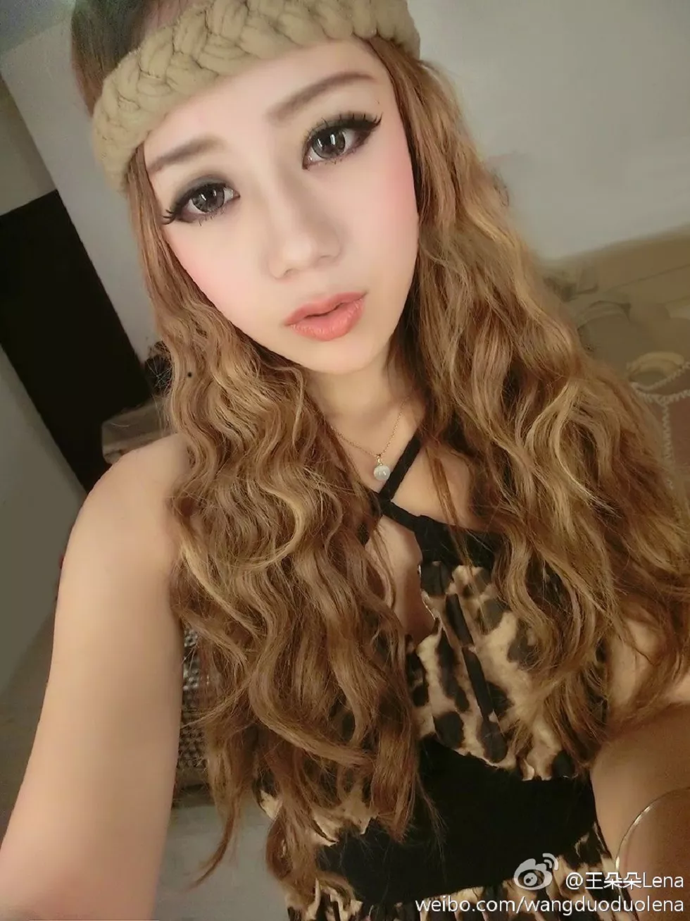 甜美尤物王朵朵Lena火爆身材童颜巨乳性感微博写真498P