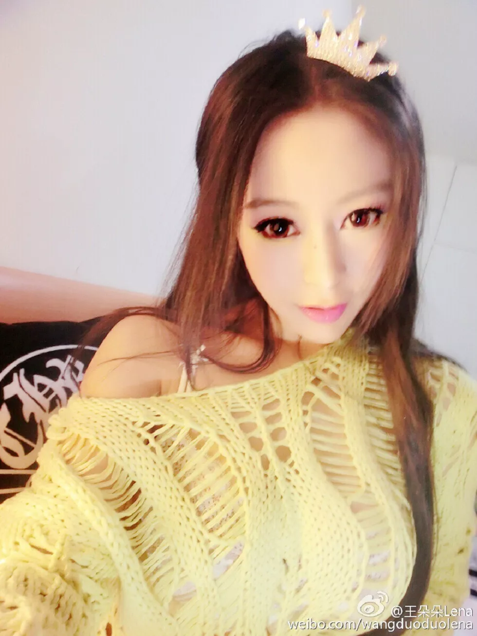 甜美尤物王朵朵Lena火爆身材童颜巨乳性感微博写真498P