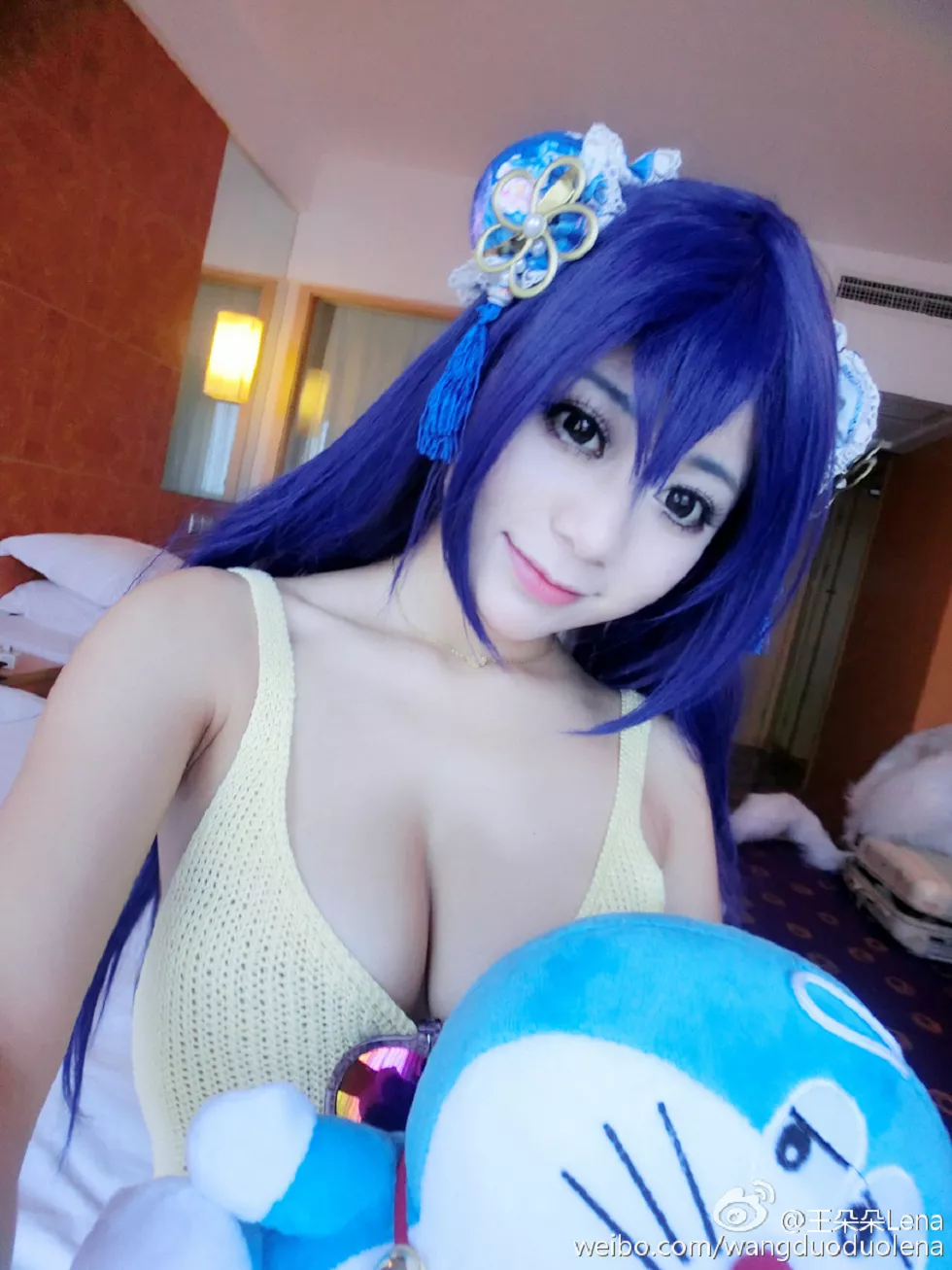 甜美尤物王朵朵Lena火爆身材童颜巨乳性感微博写真498P