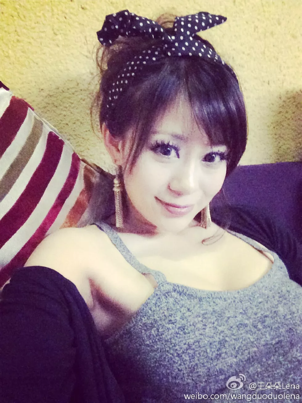 甜美尤物王朵朵Lena火爆身材童颜巨乳性感微博写真498P