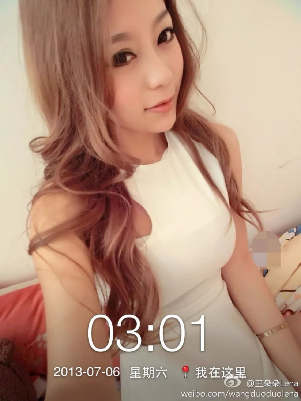 甜美尤物王朵朵Lena火爆身材童颜巨乳性感微博写真498P