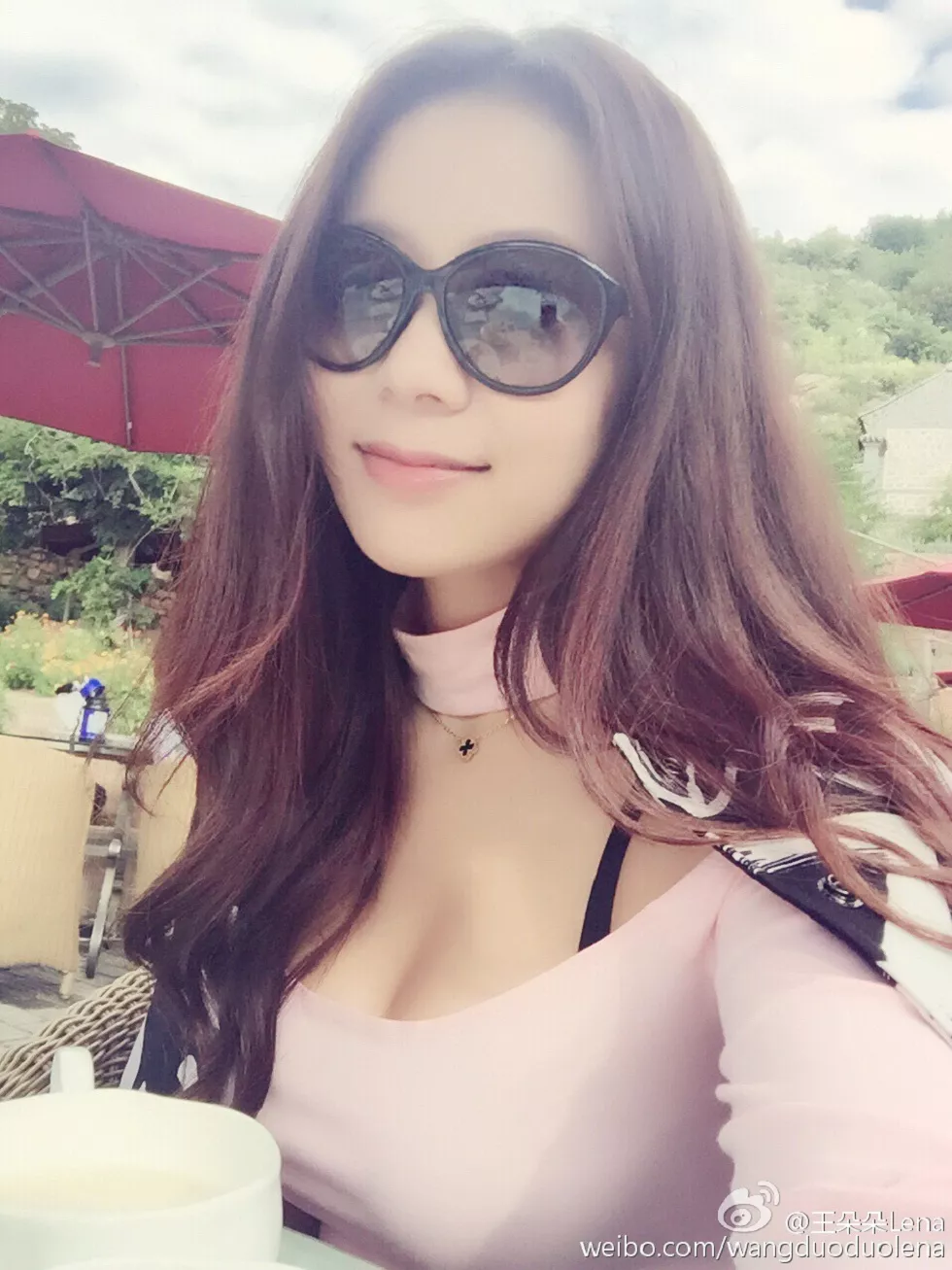 甜美尤物王朵朵Lena火爆身材童颜巨乳性感微博写真498P