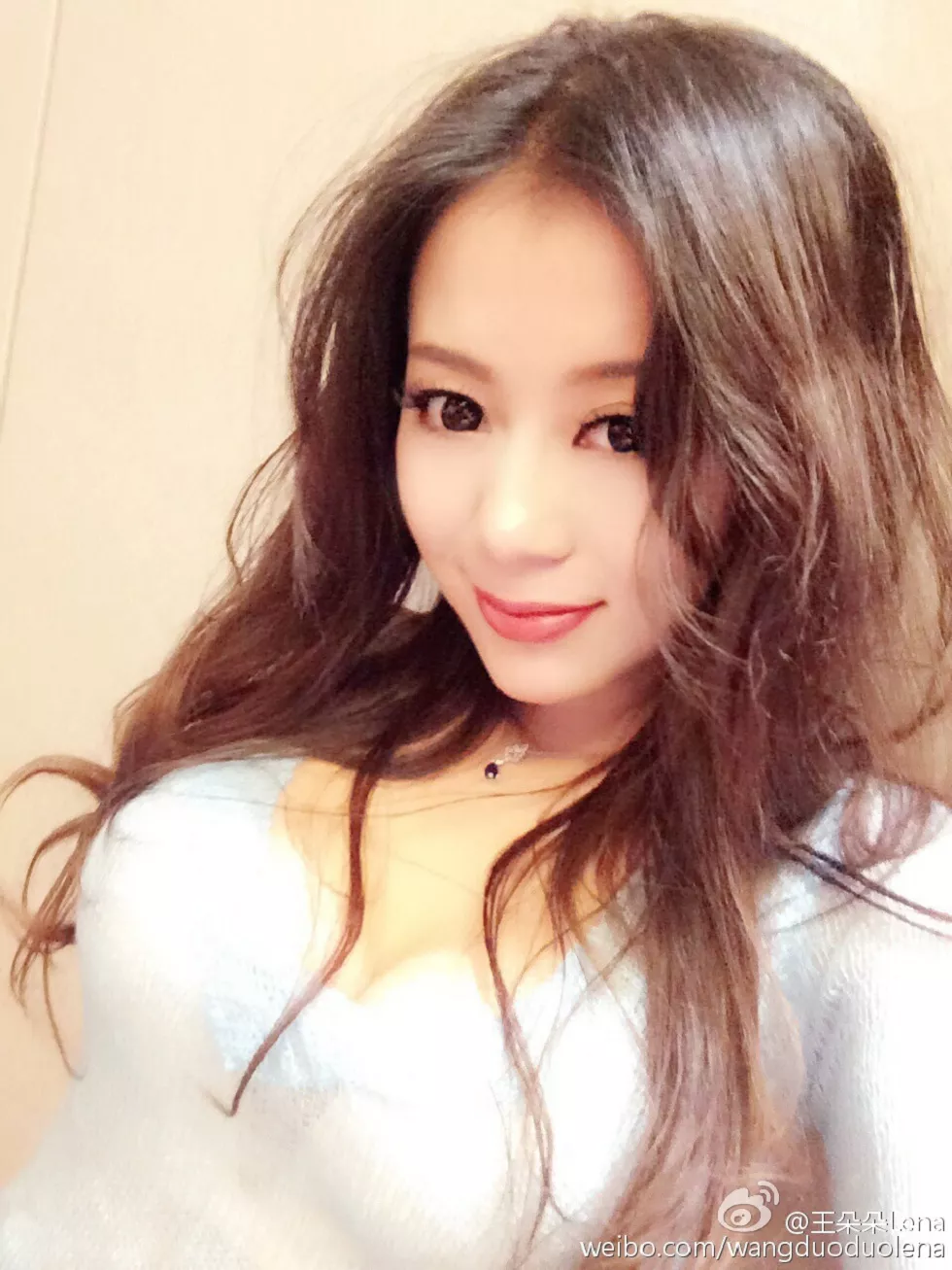 甜美尤物王朵朵Lena火爆身材童颜巨乳性感微博写真498P