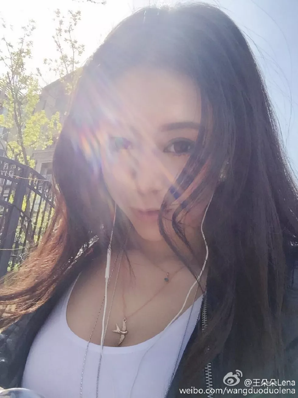 甜美尤物王朵朵Lena火爆身材童颜巨乳性感微博写真498P