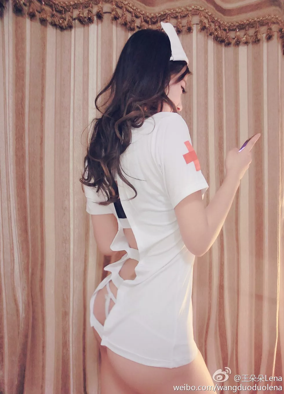 甜美尤物王朵朵Lena火爆身材童颜巨乳性感微博写真498P