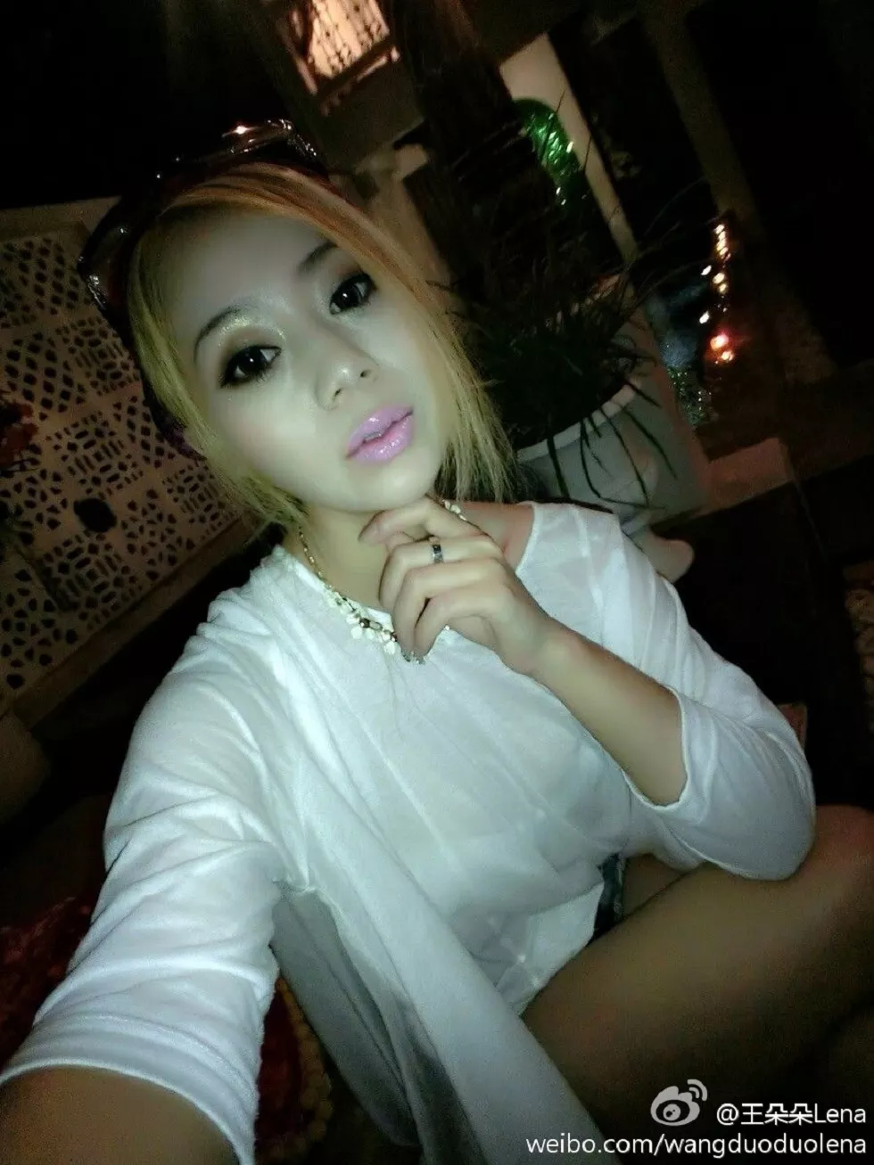 甜美尤物王朵朵Lena火爆身材童颜巨乳性感微博写真498P