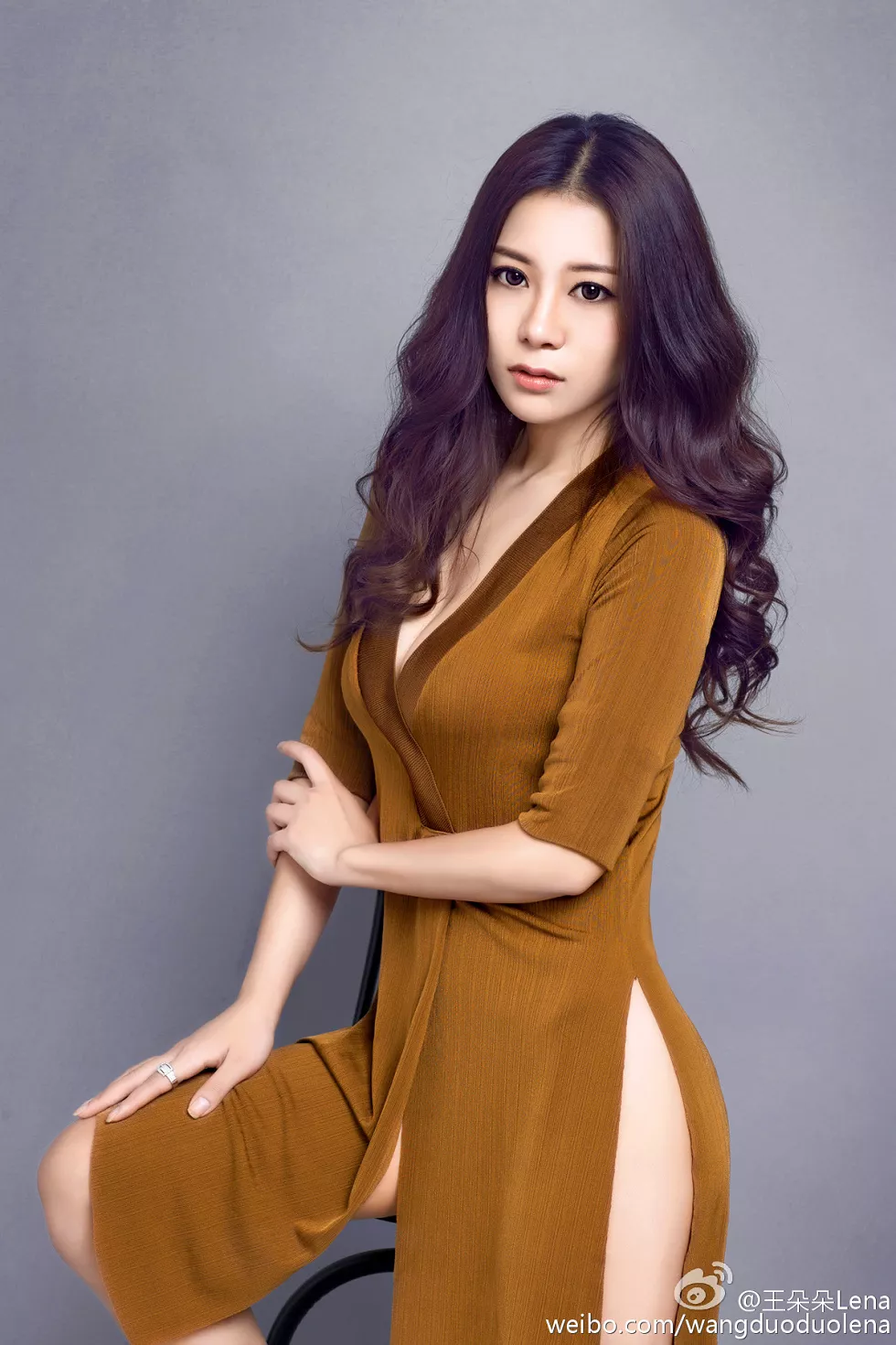 甜美尤物王朵朵Lena火爆身材童颜巨乳性感微博写真498P
