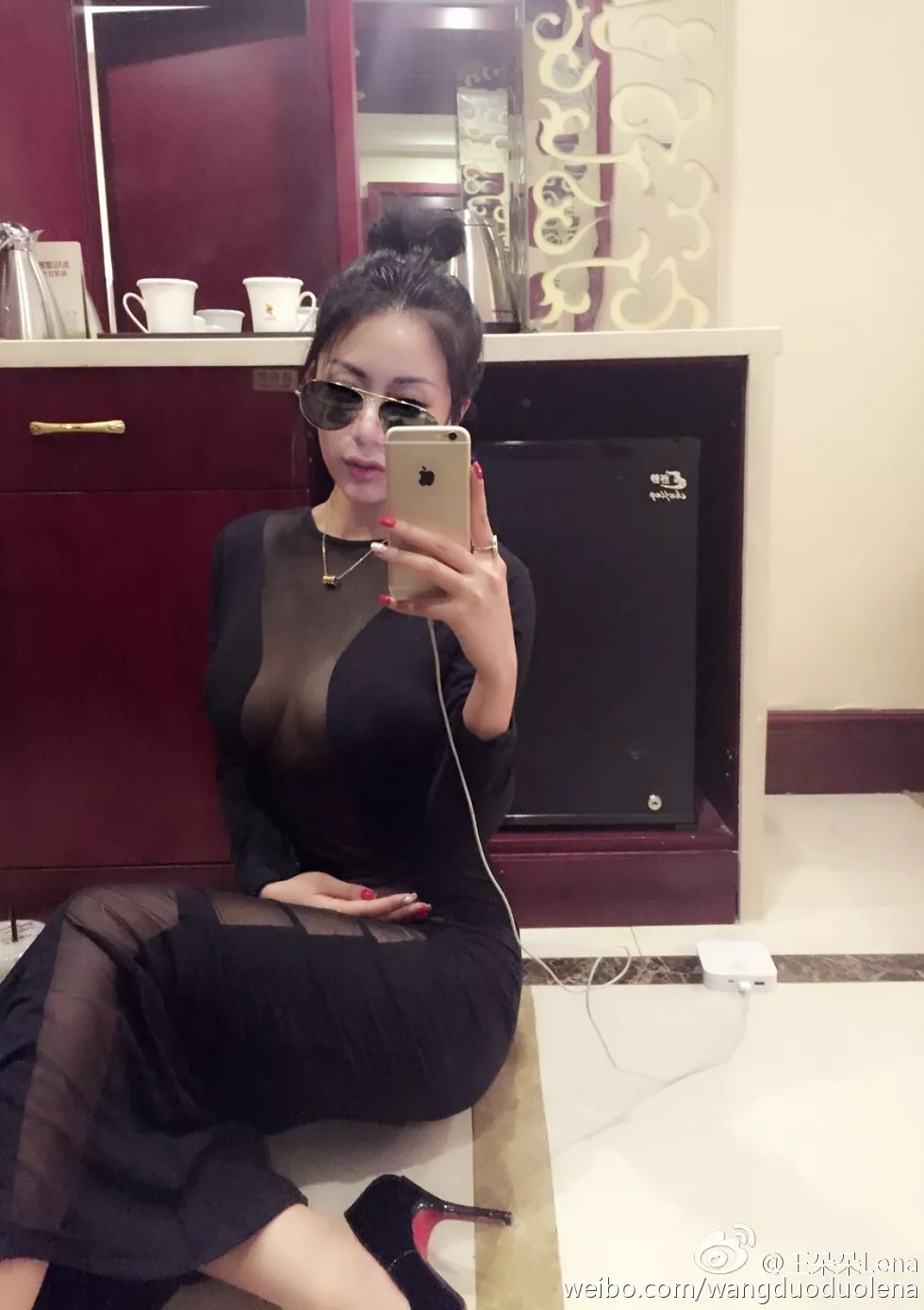甜美尤物王朵朵Lena火爆身材童颜巨乳性感微博写真498P