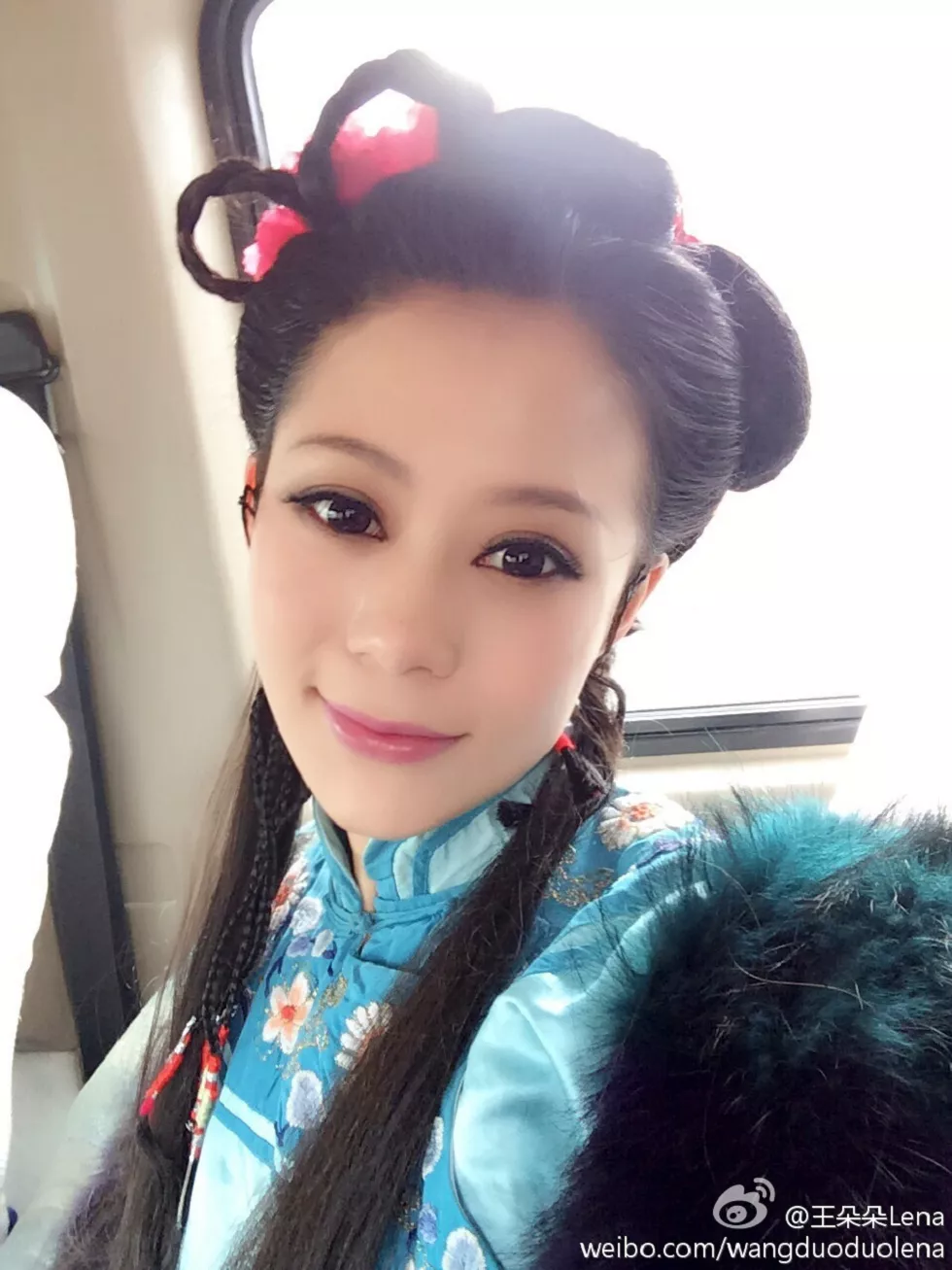 甜美尤物王朵朵Lena火爆身材童颜巨乳性感微博写真498P