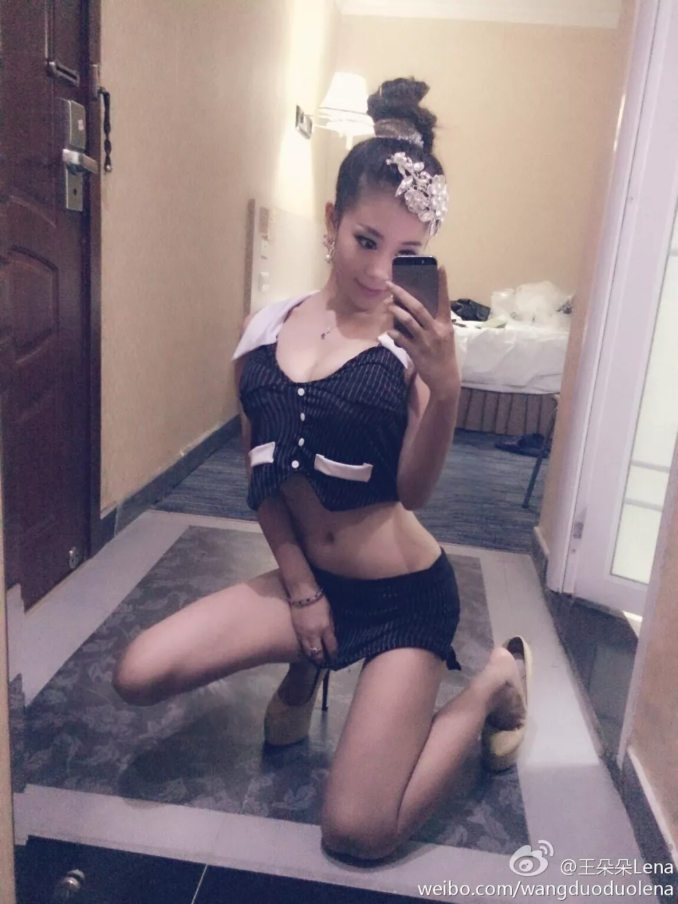 甜美尤物王朵朵Lena火爆身材童颜巨乳性感微博写真498P