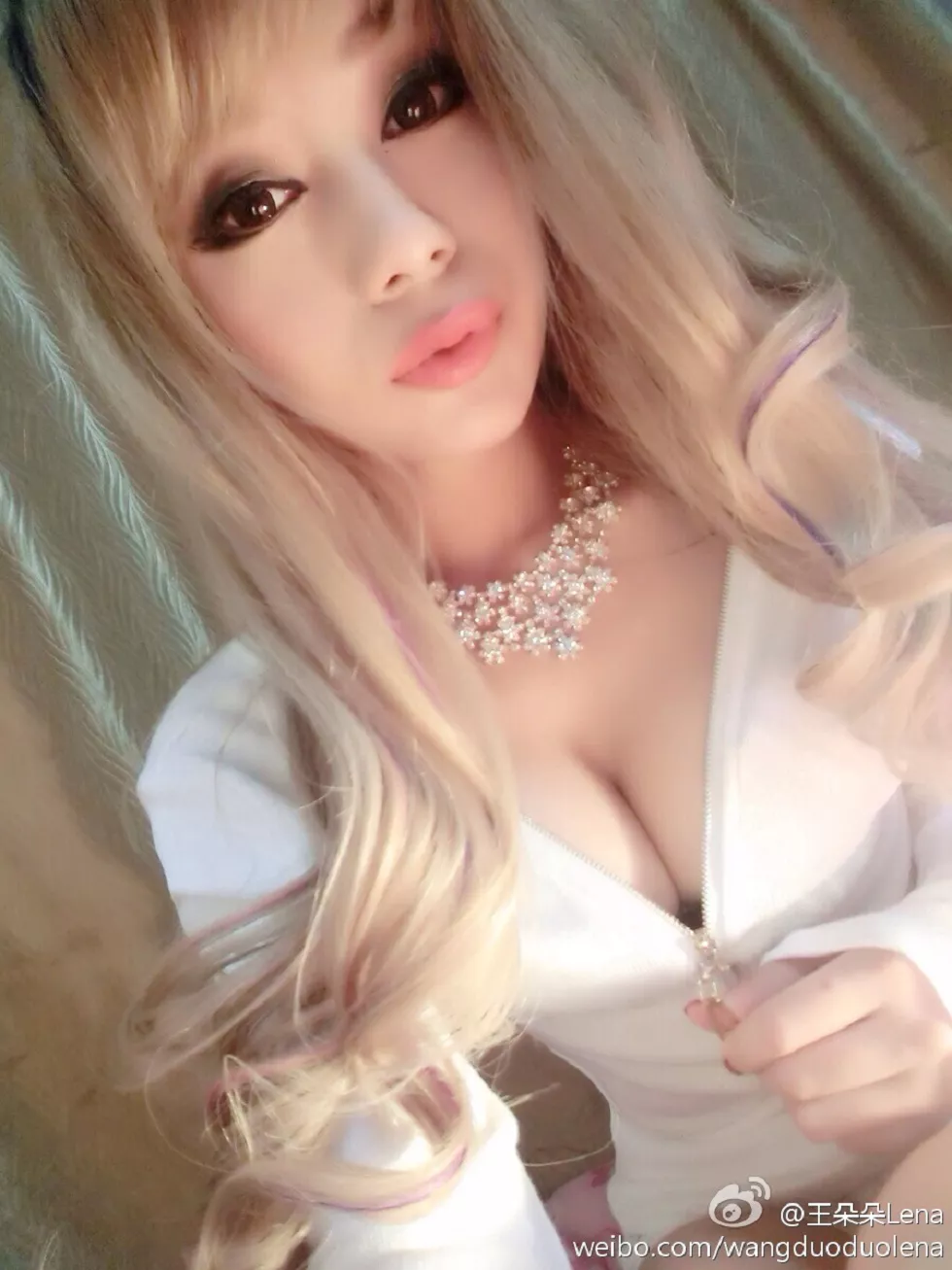甜美尤物王朵朵Lena火爆身材童颜巨乳性感微博写真498P