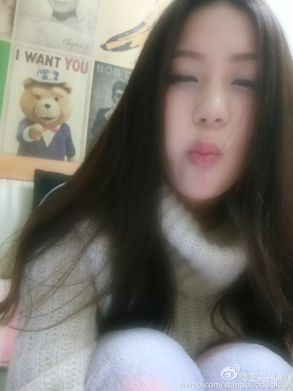 甜美尤物王朵朵Lena火爆身材童颜巨乳性感微博写真498P