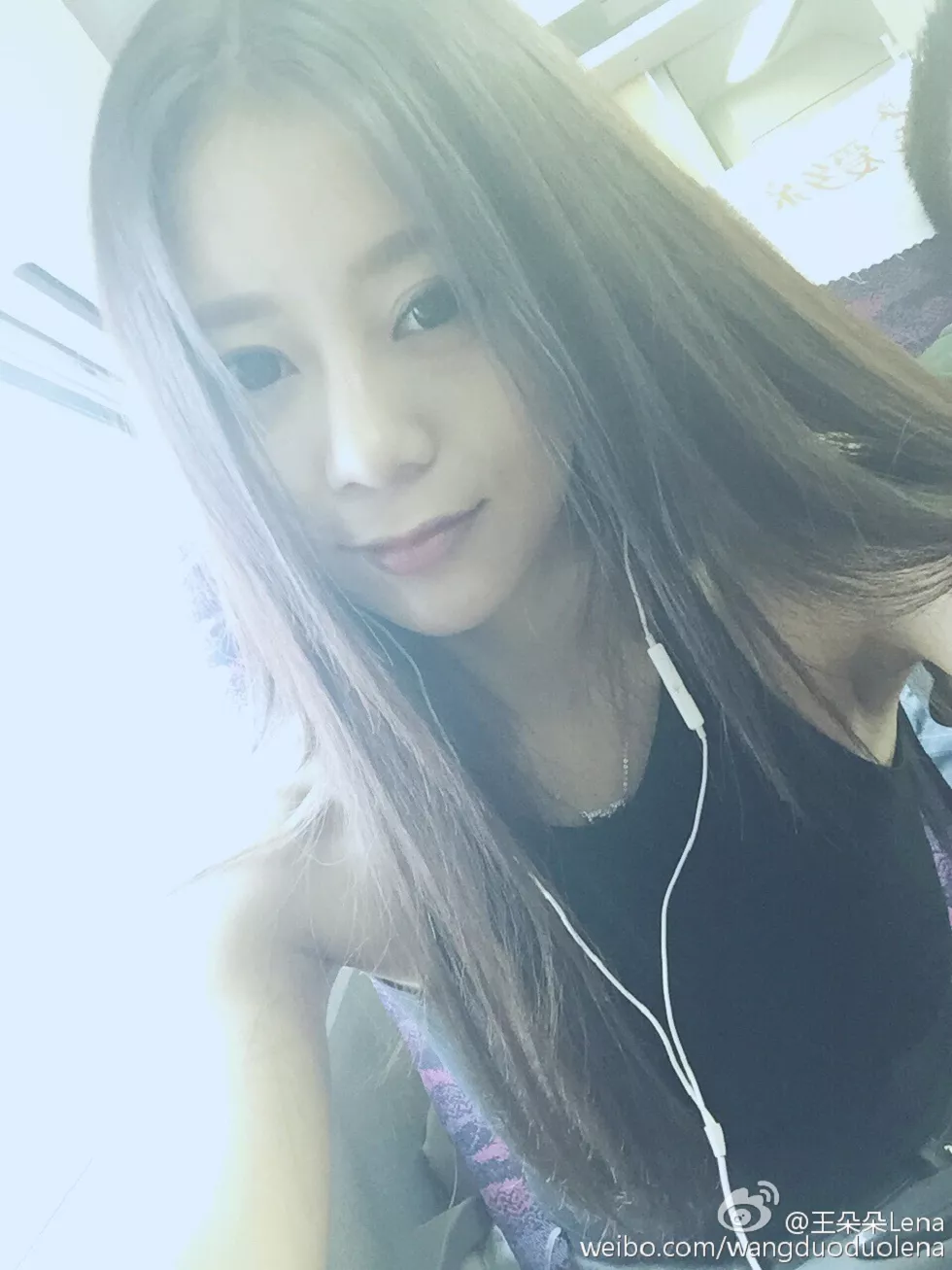甜美尤物王朵朵Lena火爆身材童颜巨乳性感微博写真498P