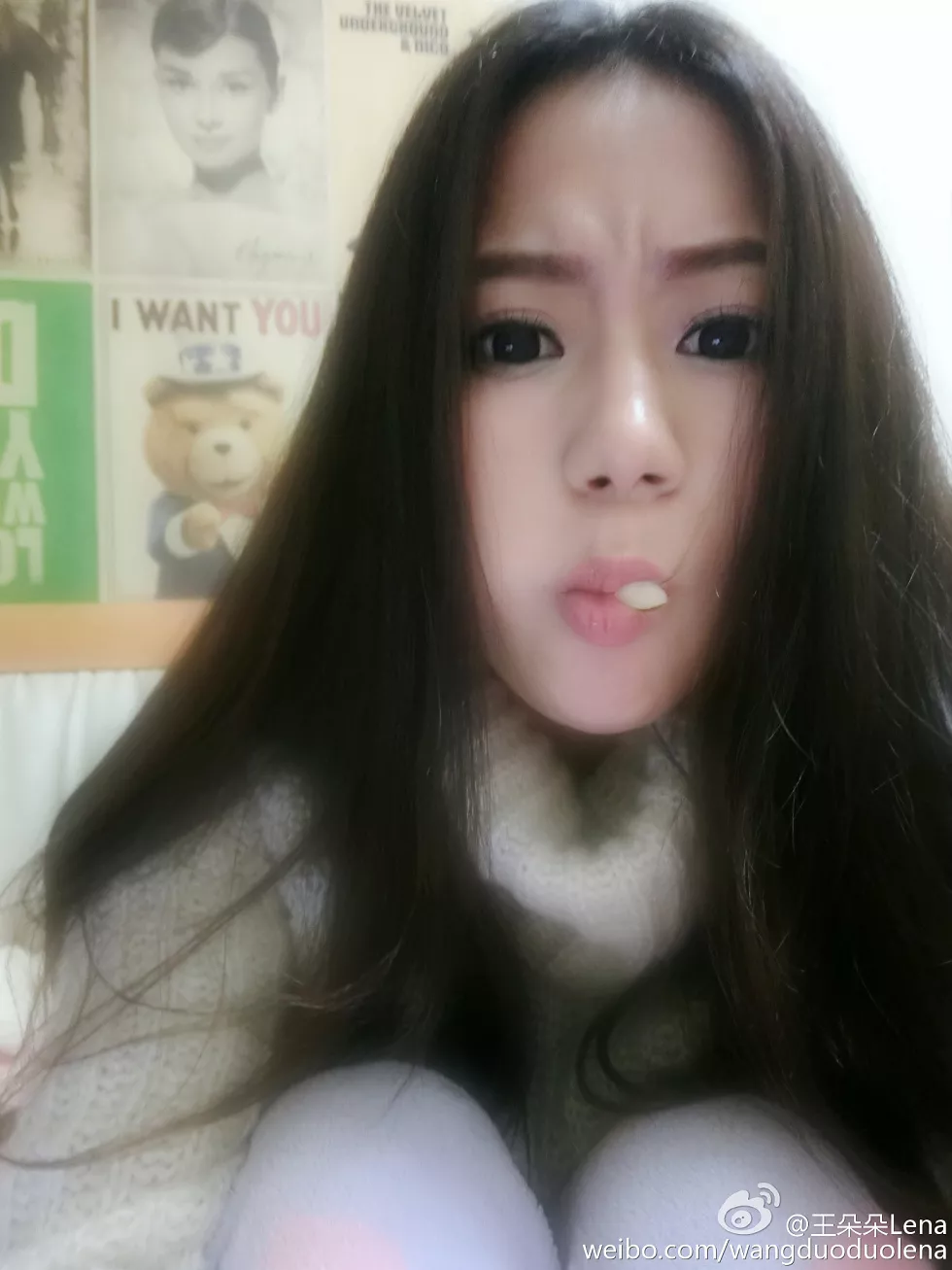 甜美尤物王朵朵Lena火爆身材童颜巨乳性感微博写真498P