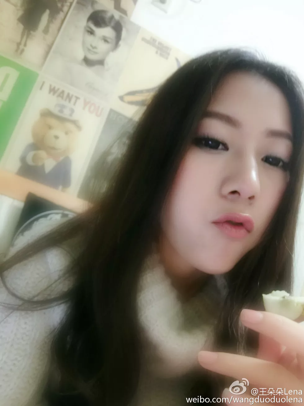 甜美尤物王朵朵Lena火爆身材童颜巨乳性感微博写真498P
