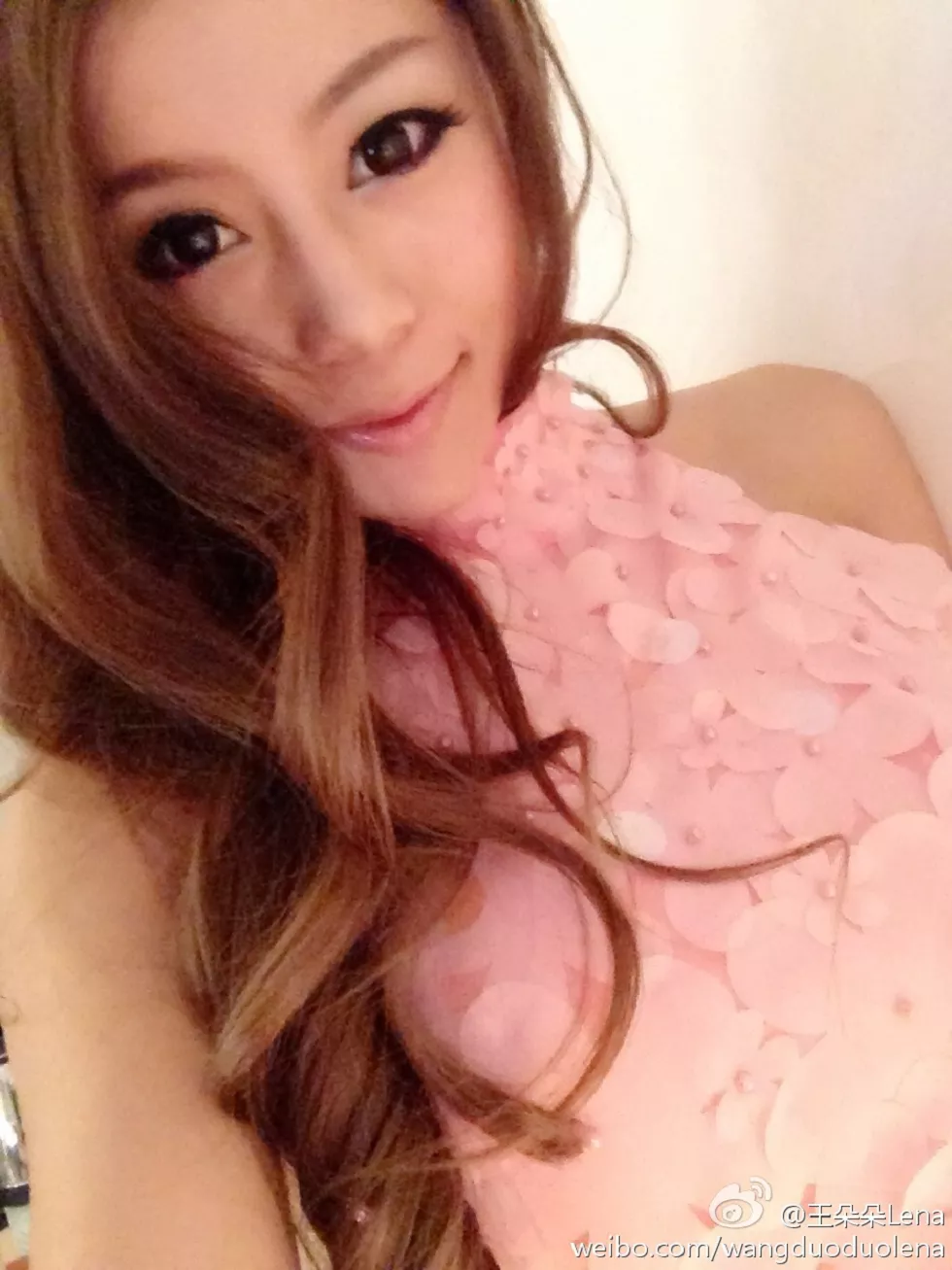 甜美尤物王朵朵Lena火爆身材童颜巨乳性感微博写真498P