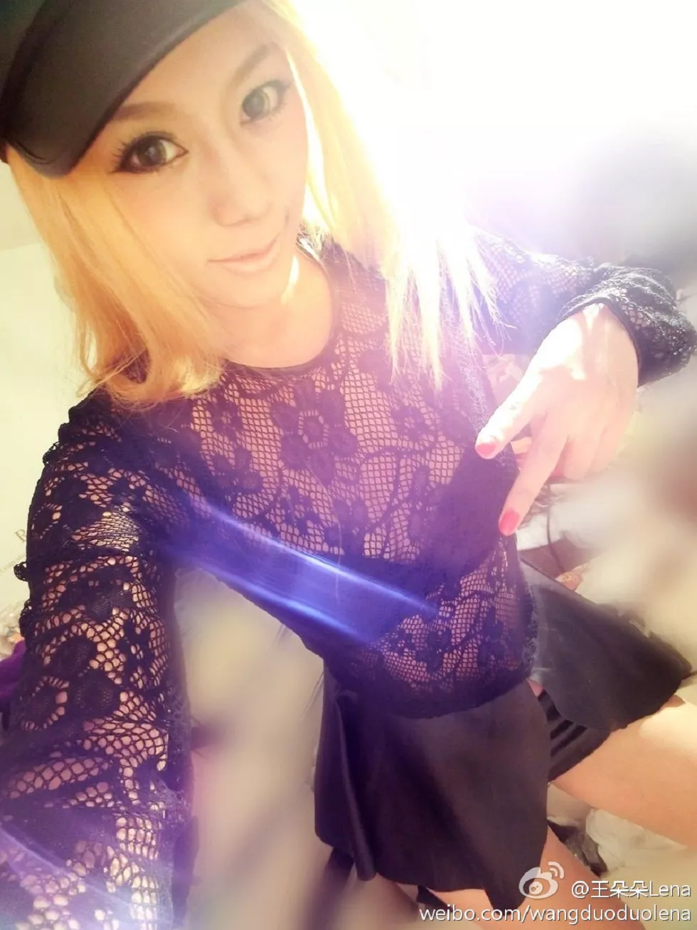 甜美尤物王朵朵Lena火爆身材童颜巨乳性感微博写真498P