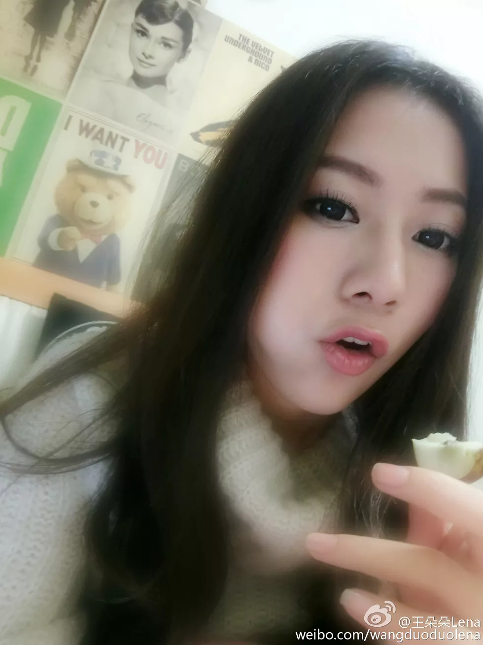 甜美尤物王朵朵Lena火爆身材童颜巨乳性感微博写真498P