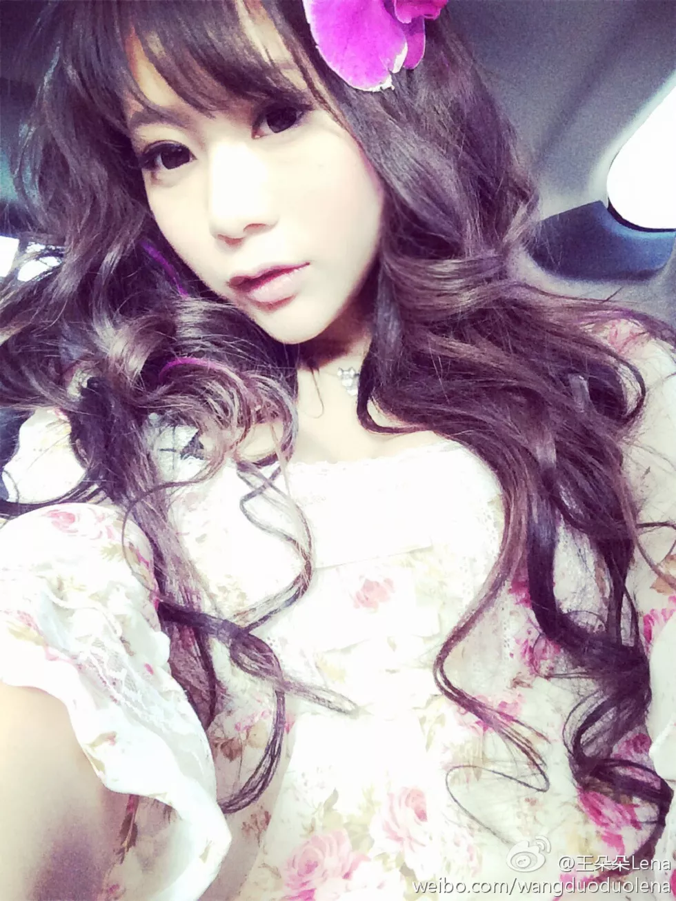 甜美尤物王朵朵Lena火爆身材童颜巨乳性感微博写真498P