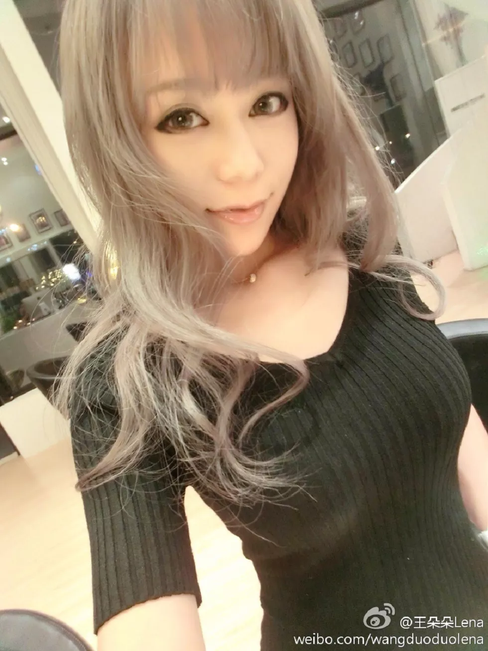 甜美尤物王朵朵Lena火爆身材童颜巨乳性感微博写真498P