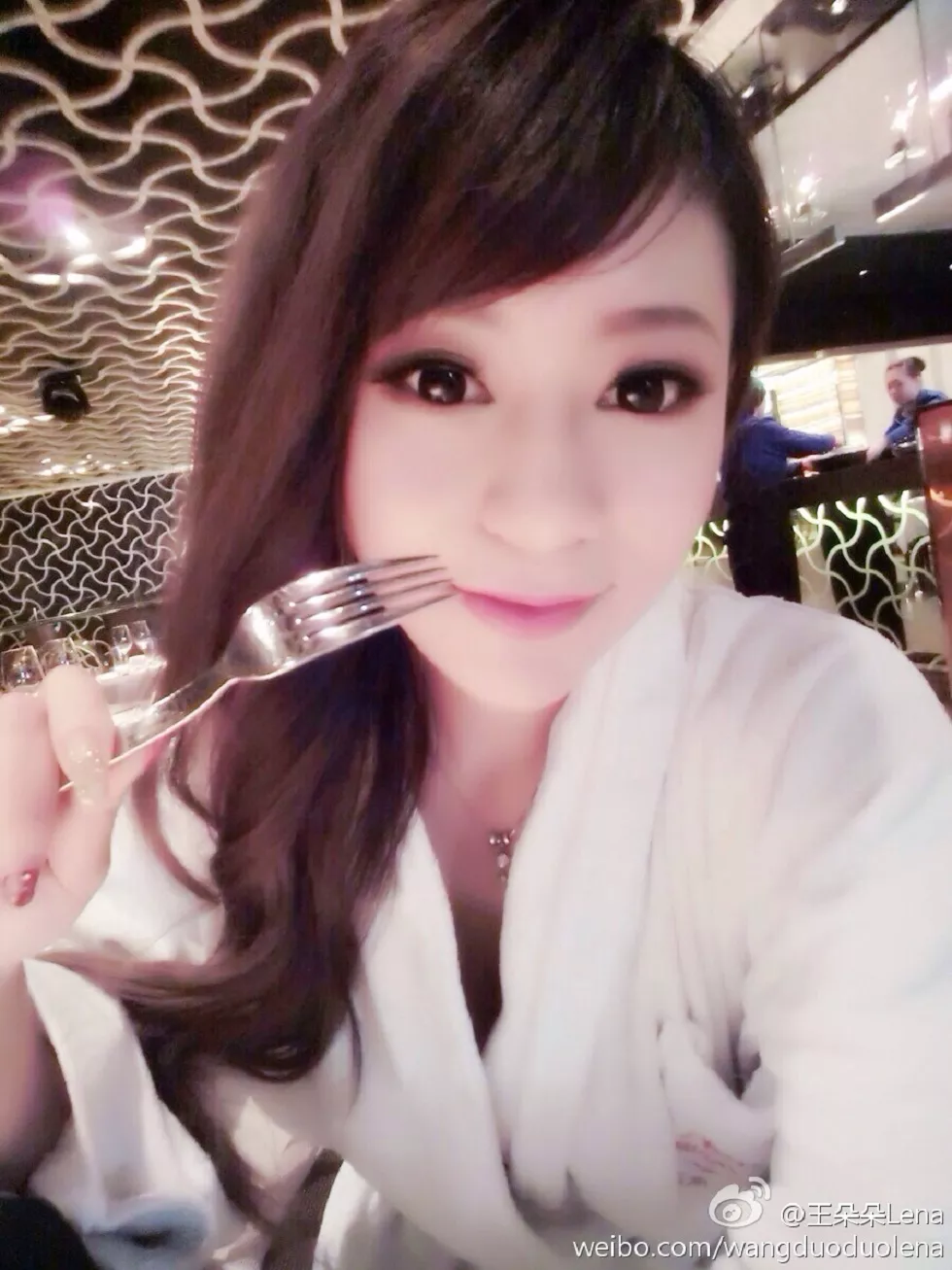 甜美尤物王朵朵Lena火爆身材童颜巨乳性感微博写真498P