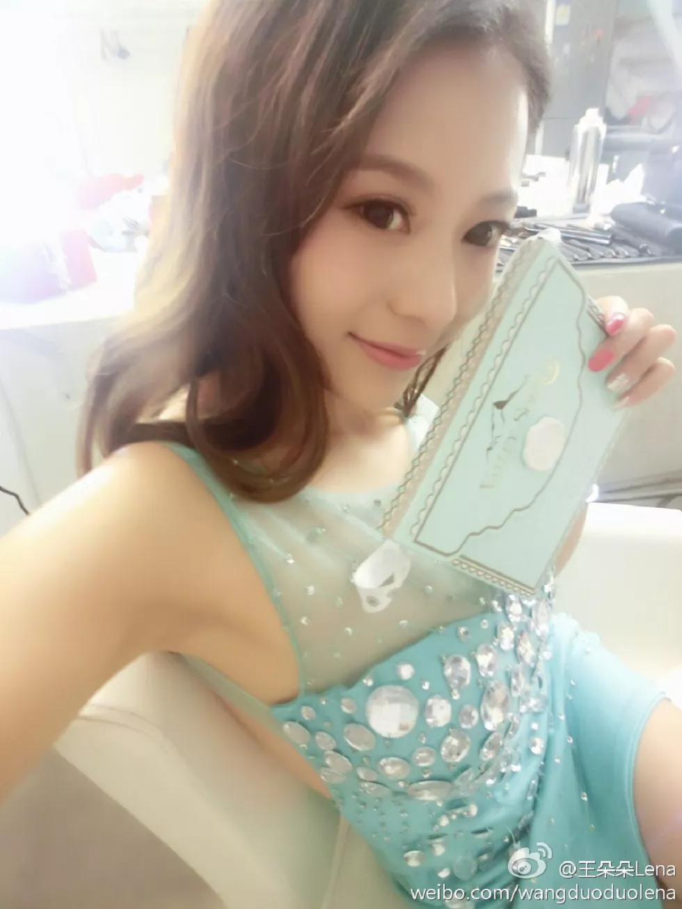 甜美尤物王朵朵Lena火爆身材童颜巨乳性感微博写真498P