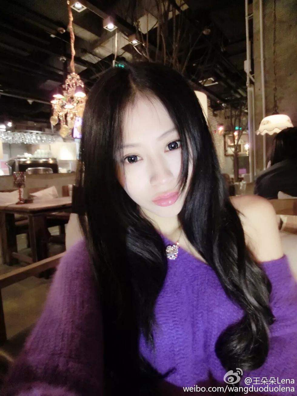 甜美尤物王朵朵Lena火爆身材童颜巨乳性感微博写真498P