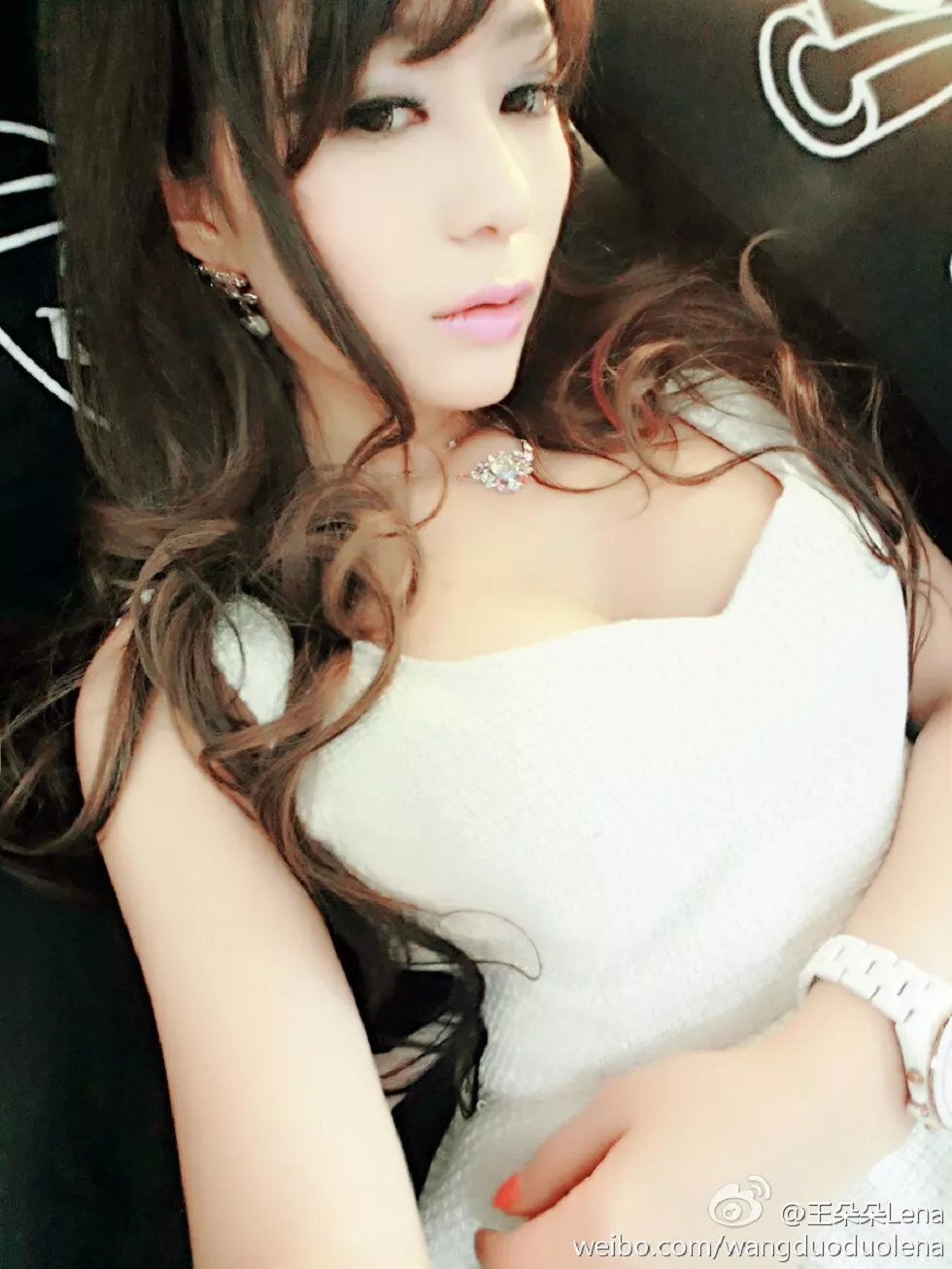 甜美尤物王朵朵Lena火爆身材童颜巨乳性感微博写真498P