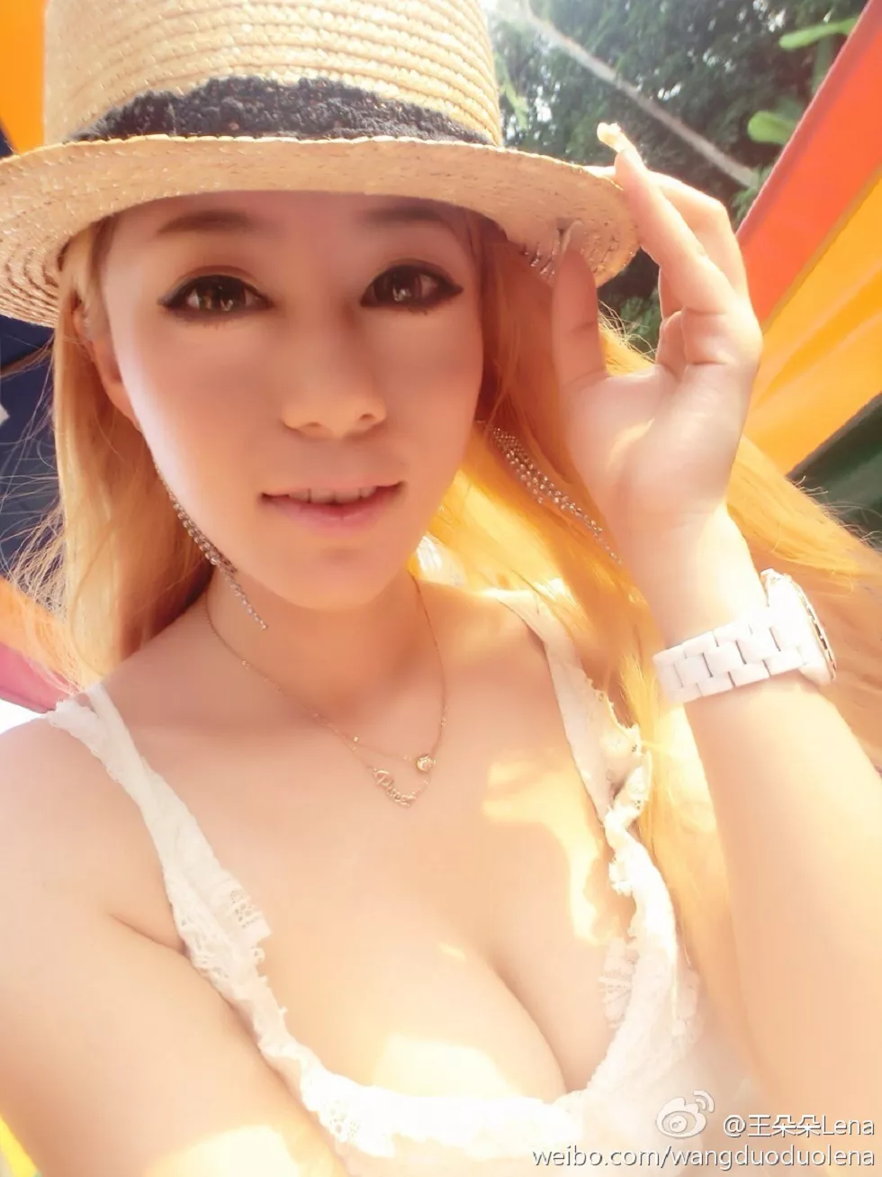 甜美尤物王朵朵Lena火爆身材童颜巨乳性感微博写真498P