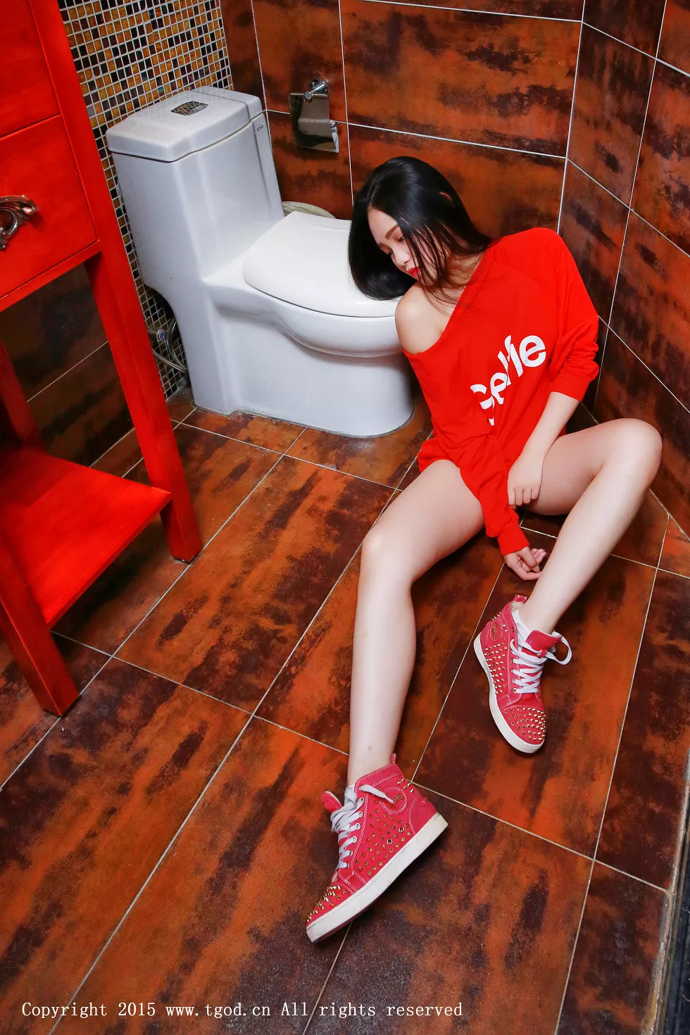 [TGOD推女神]2015.09.05_嫩模佩佩Cassie黑色蕾丝小内裤性感小野兽写真54P
