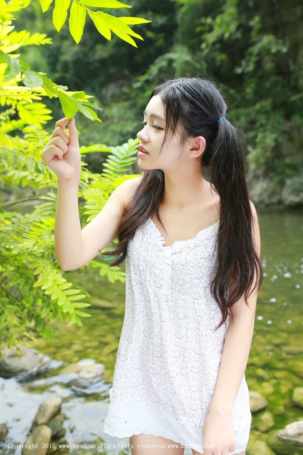 [TGOD推女神]2015.08.20_嫩模果味包子空山新雨后系列二清纯迷人写真44P